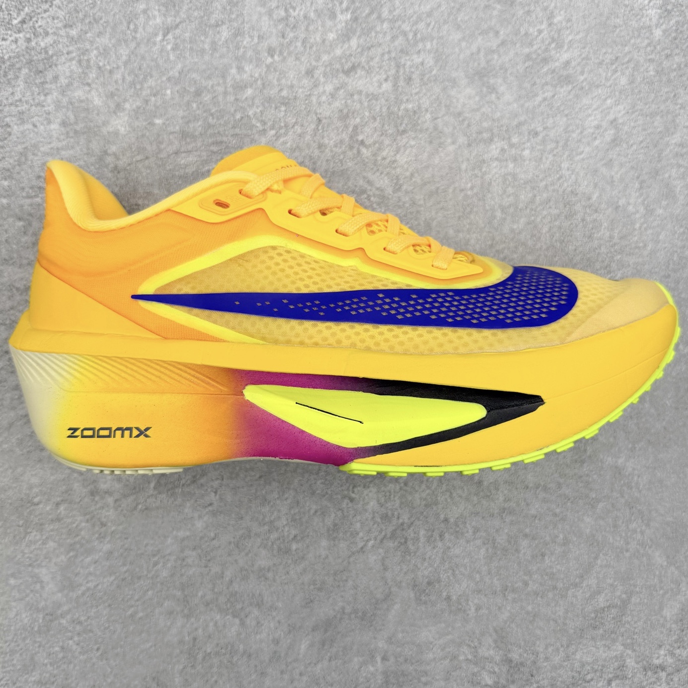 NK ZoomX Invincible Run Flyknit 6 轻量跑鞋 飞织低帮休闲运动慢跑鞋 F