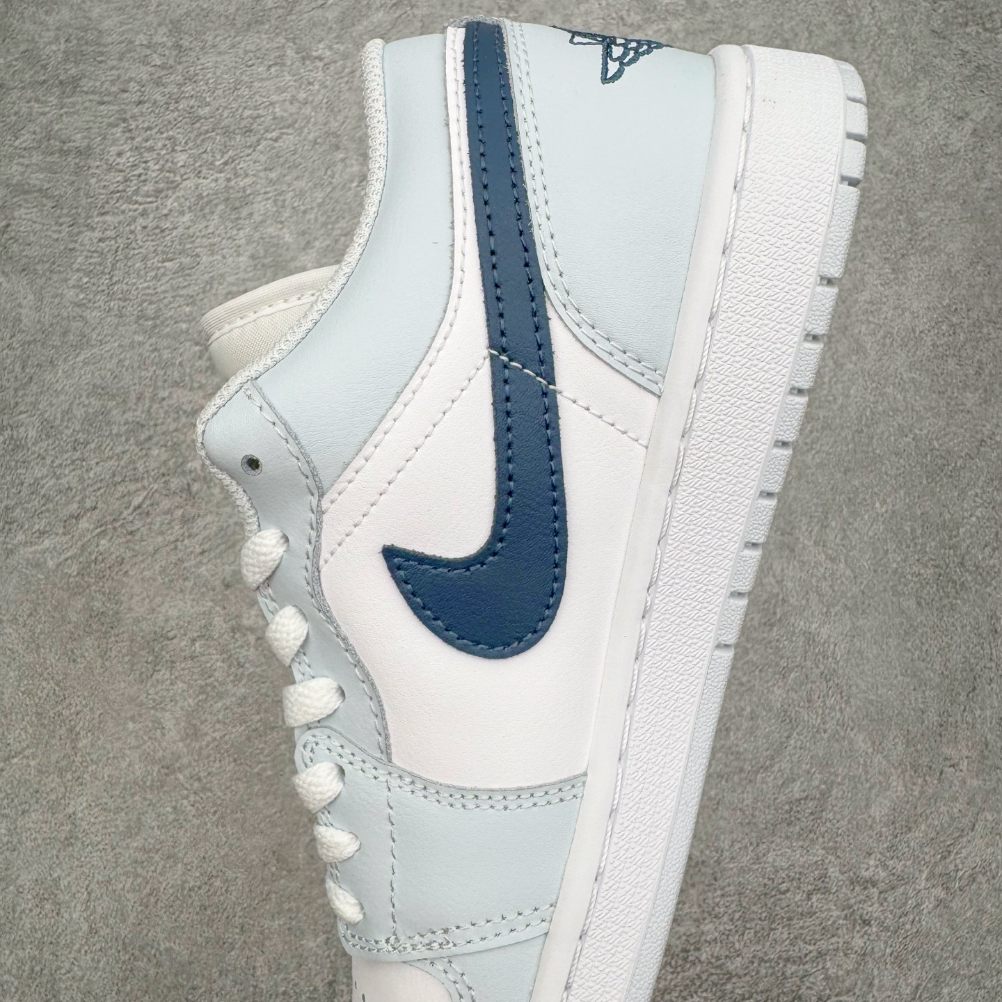 Air Jordan AJ1 Low 低帮 浅蓝白 -400 终端优势供应 市面中低帮最具代表性版本没有