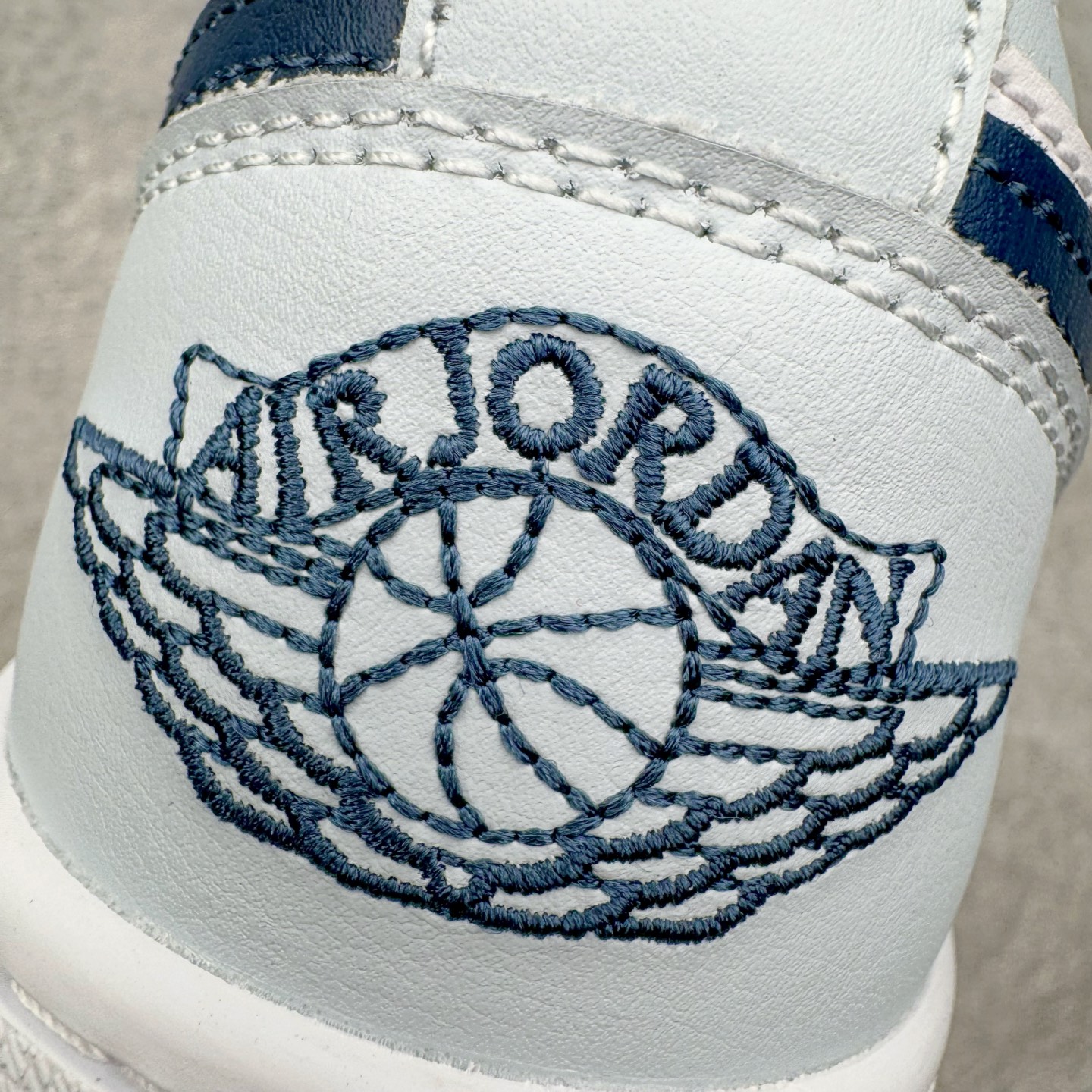 Air Jordan AJ1 Low 低帮 浅蓝白 -400 终端优势供应 市面中低帮最具代表性版本没有