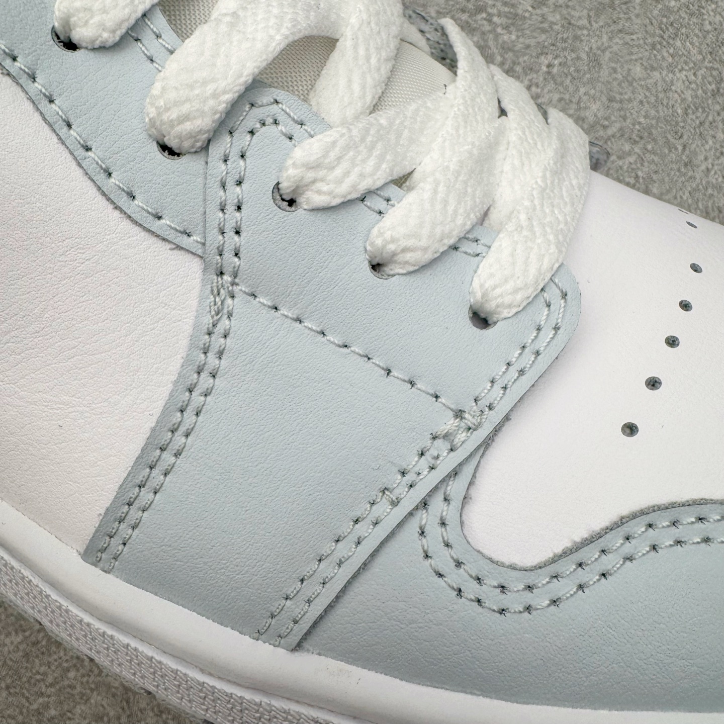 Air Jordan AJ1 Low 低帮 浅蓝白 -400 终端优势供应 市面中低帮最具代表性版本没有