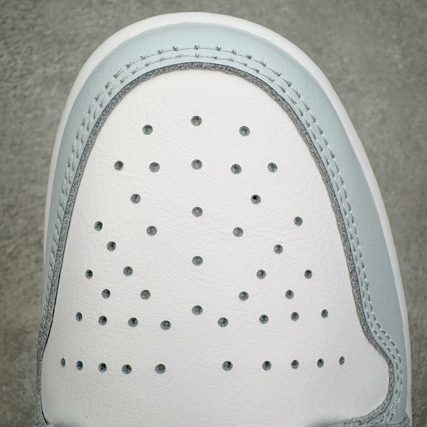 Air Jordan AJ1 Low 低帮 浅蓝白 -400 终端优势供应 市面中低帮最具代表性版本没有