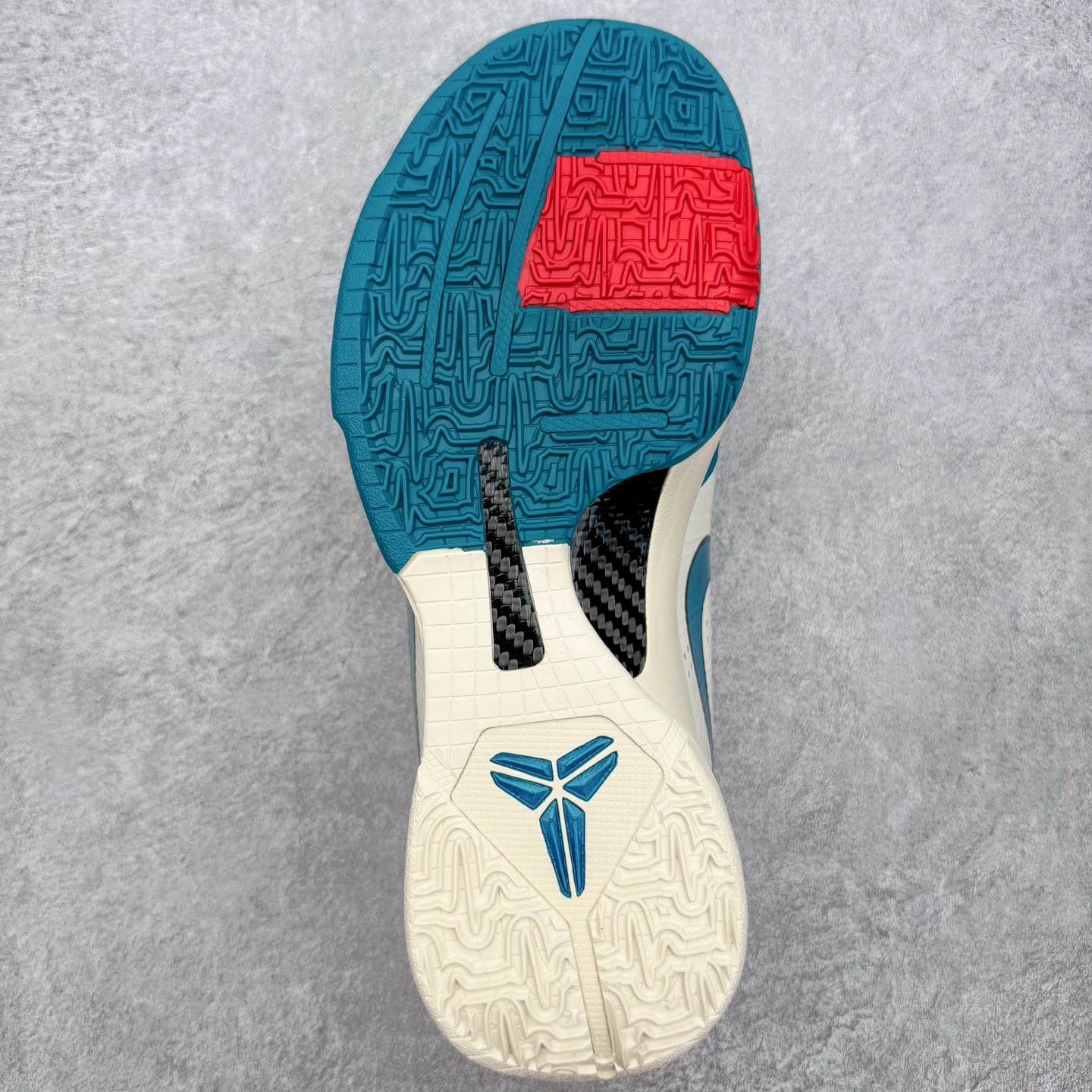 Caitlin Clark x NK Zoom Kobe ZK5 科比5代 克拉克联名 米白蓝 IZ18