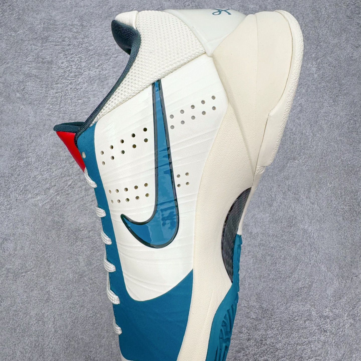 Caitlin Clark x NK Zoom Kobe ZK5 科比5代 克拉克联名 米白蓝 IZ18