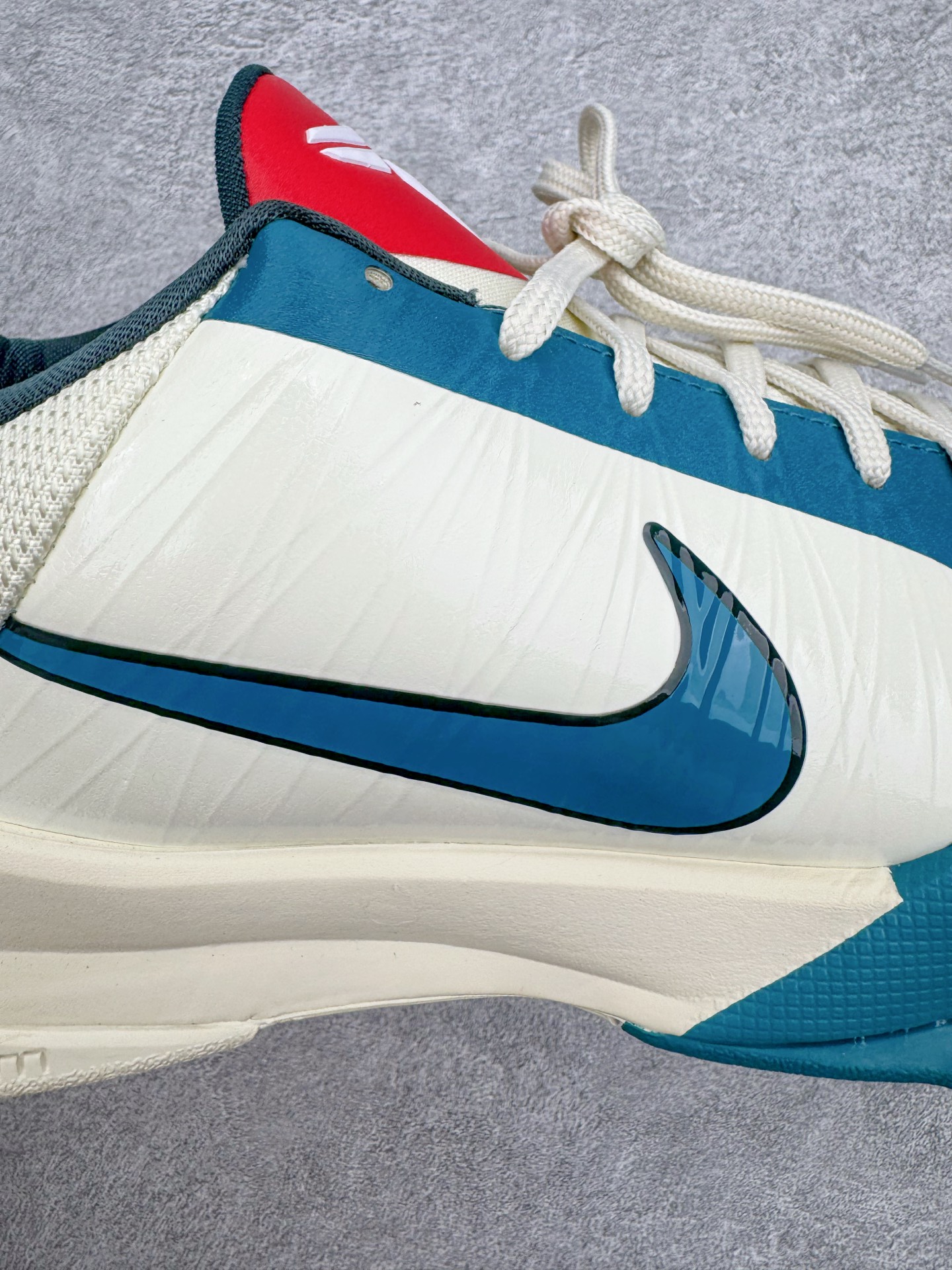 Caitlin Clark x NK Zoom Kobe ZK5 科比5代 克拉克联名 米白蓝 IZ18