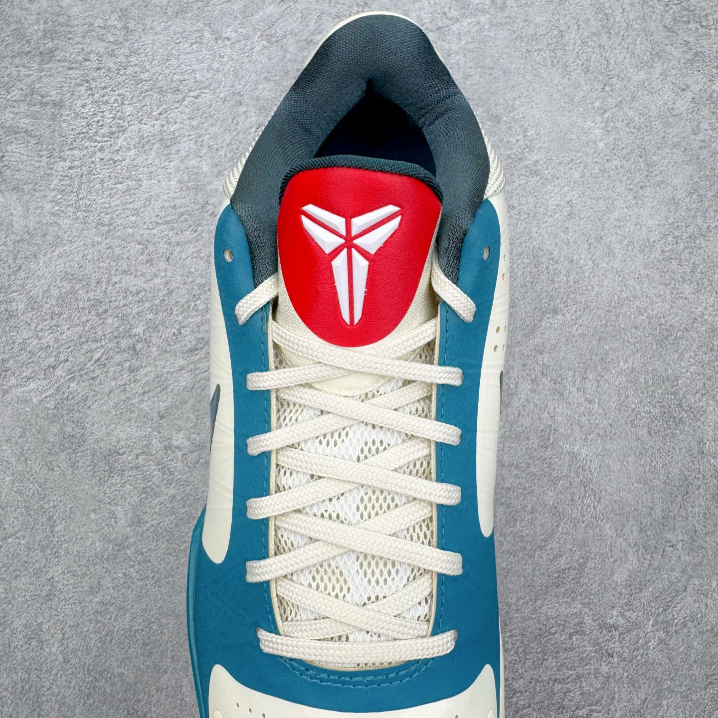 Caitlin Clark x NK Zoom Kobe ZK5 科比5代 克拉克联名 米白蓝 IZ18