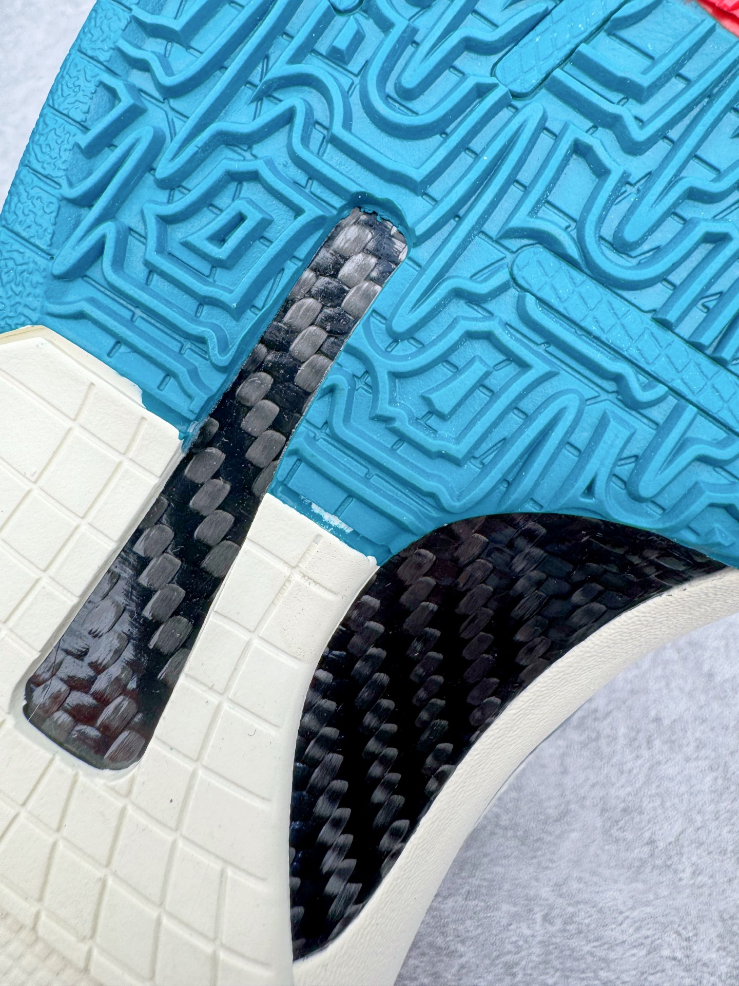 Caitlin Clark x NK Zoom Kobe ZK5 科比5代 克拉克联名 米白蓝 IZ18