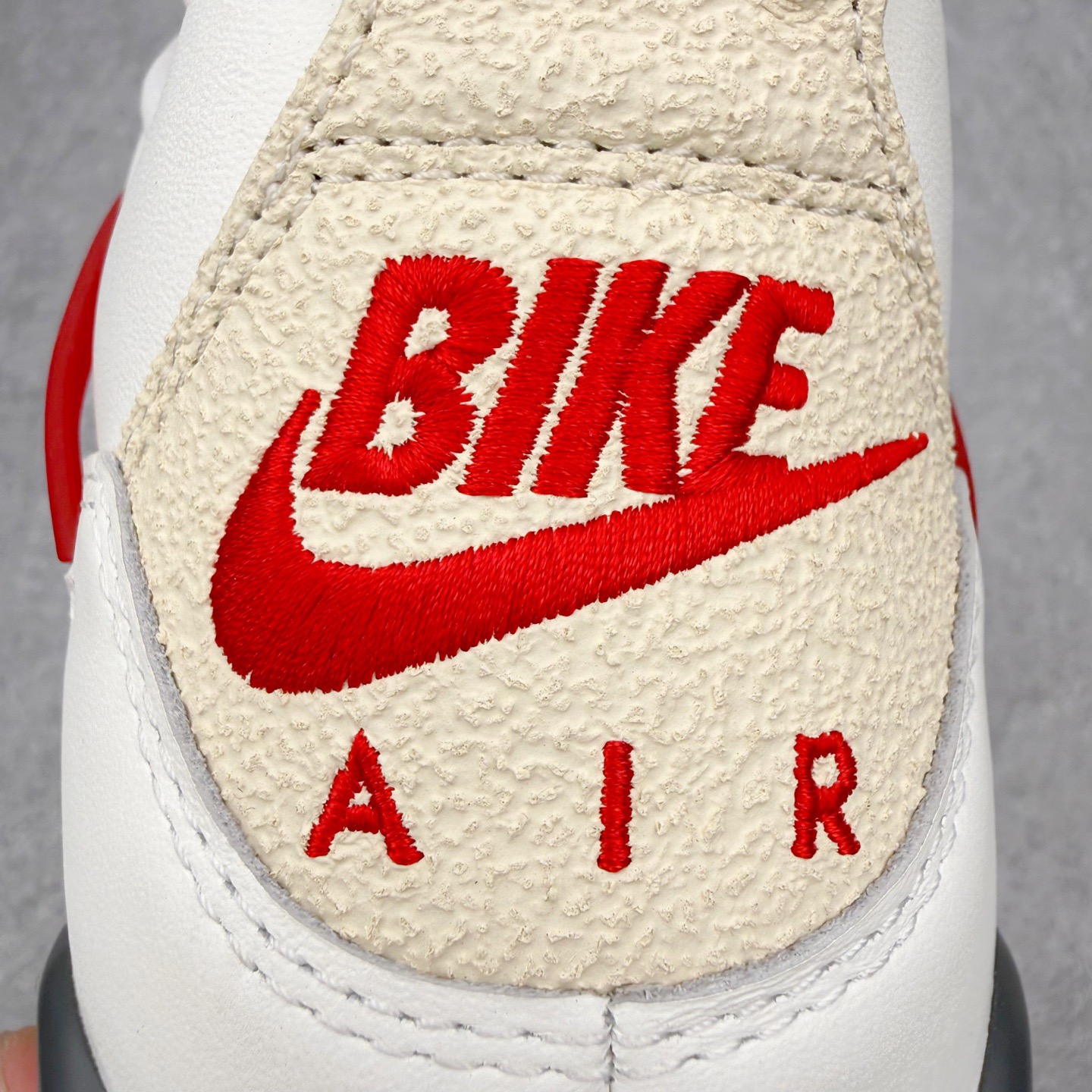 Nigel Sylvester x Jordan Air Jordan AJ4 联名白砖红 IQ8055