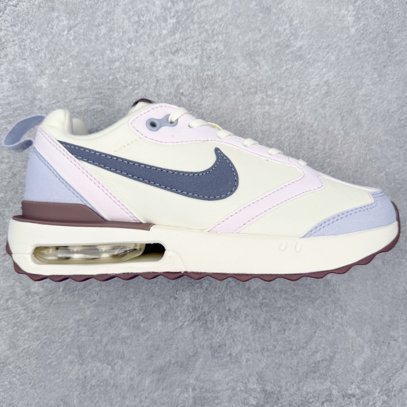 NK Air Max Dawn 黎明系列低帮气垫百搭休闲运动慢跑鞋 IQ7603-001 采用柔软翻毛皮
