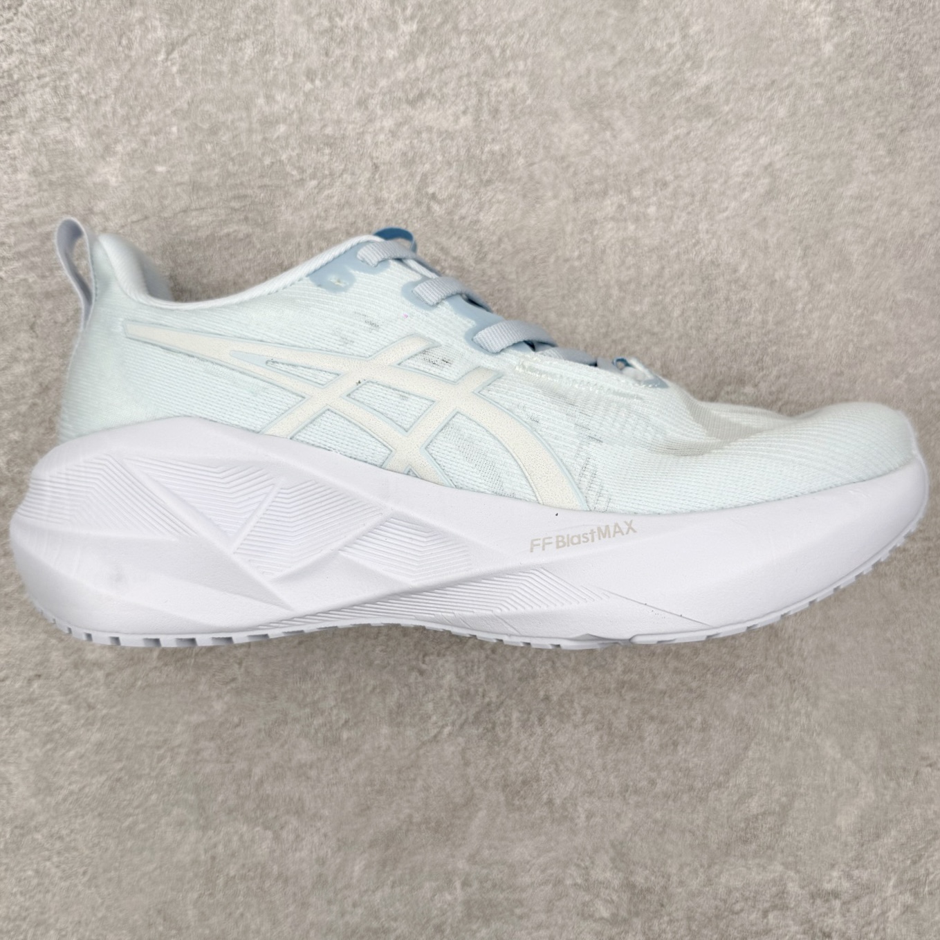 ＃XN ASICS NOVABLAST 5 舒适百搭低帮马拉松训练竞速跑步鞋 ASICS（亚瑟士）是日本