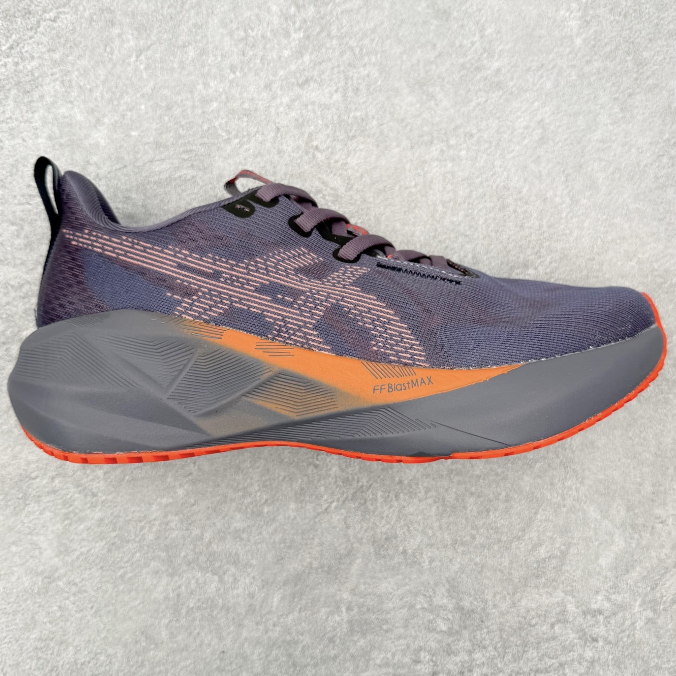 ＃XN ASICS NOVABLAST 5 舒适百搭低帮马拉松训练竞速跑步鞋 ASICS（亚瑟士）是日本