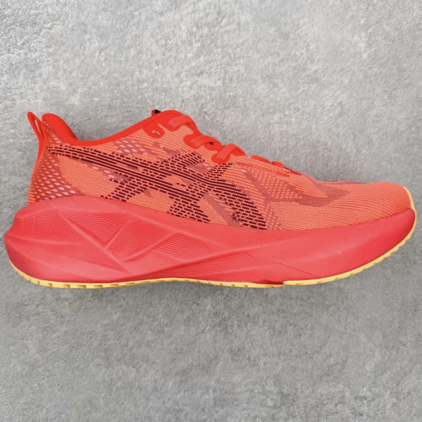 ＃XN ASICS NOVABLAST 5 舒适百搭低帮马拉松训练竞速跑步鞋 ASICS（亚瑟士）是日本