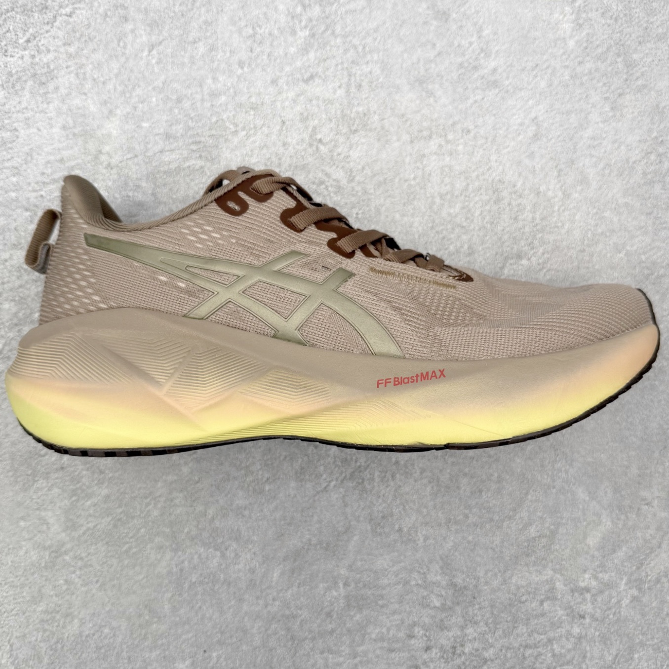 ＃XN ASICS NOVABLAST 5 舒适百搭低帮马拉松训练竞速跑步鞋 ASICS（亚瑟士）是日本