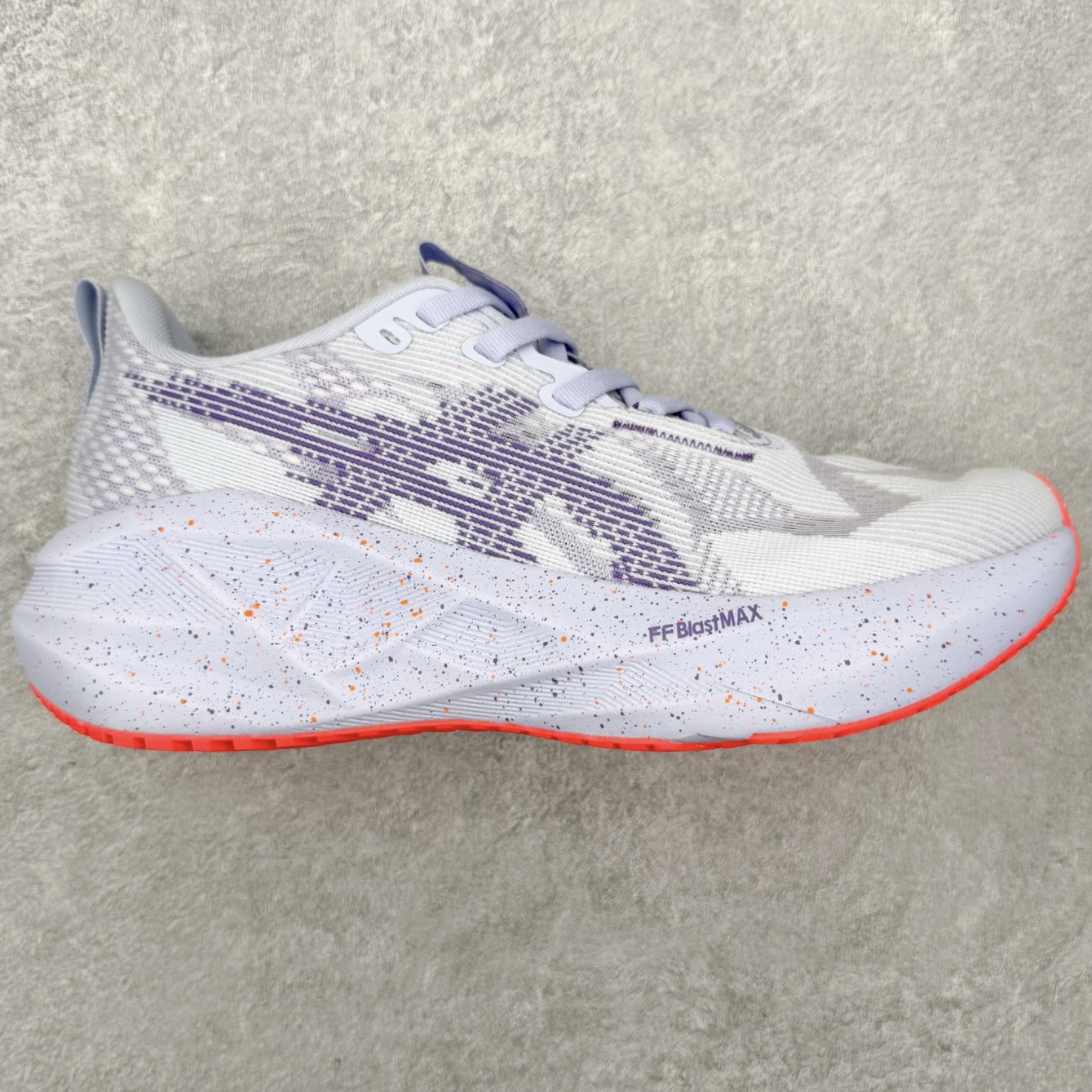 ＃XN ASICS NOVABLAST 5 舒适百搭低帮马拉松训练竞速跑步鞋 ASICS（亚瑟士）是日本