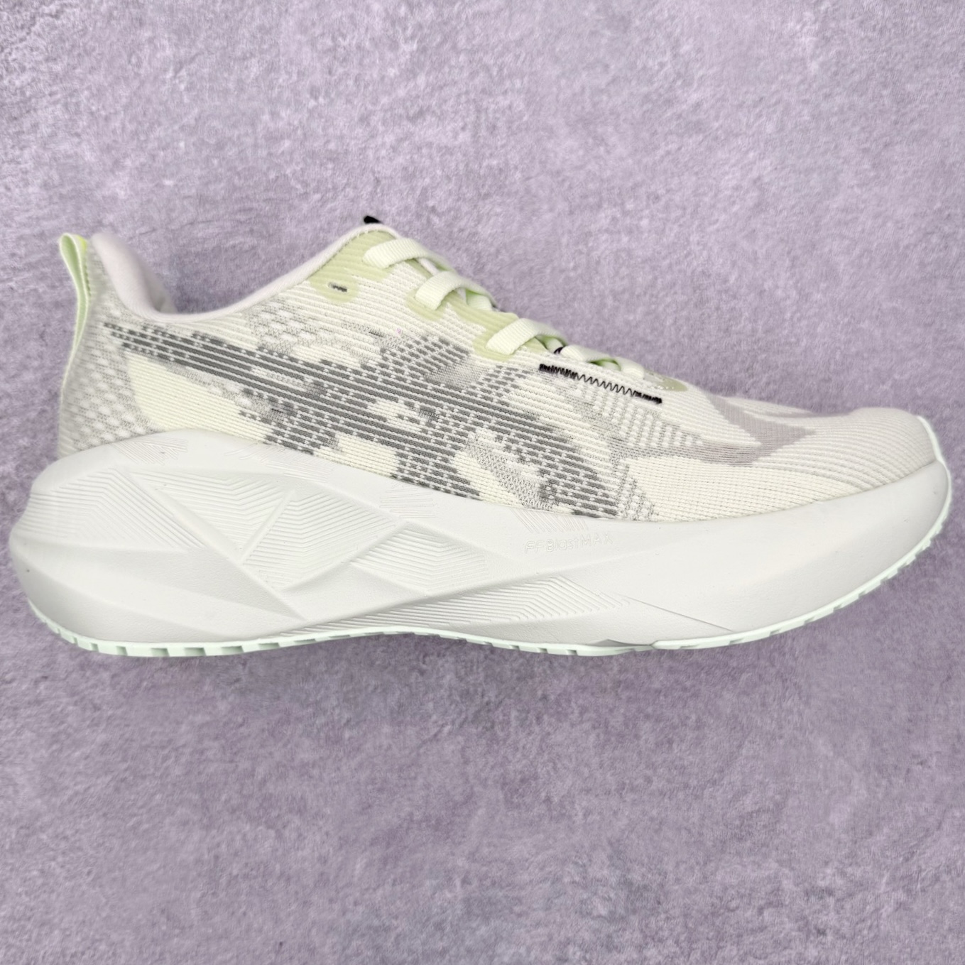 ＃XN ASICS NOVABLAST 5 舒适百搭低帮马拉松训练竞速跑步鞋 ASICS（亚瑟士）是日本