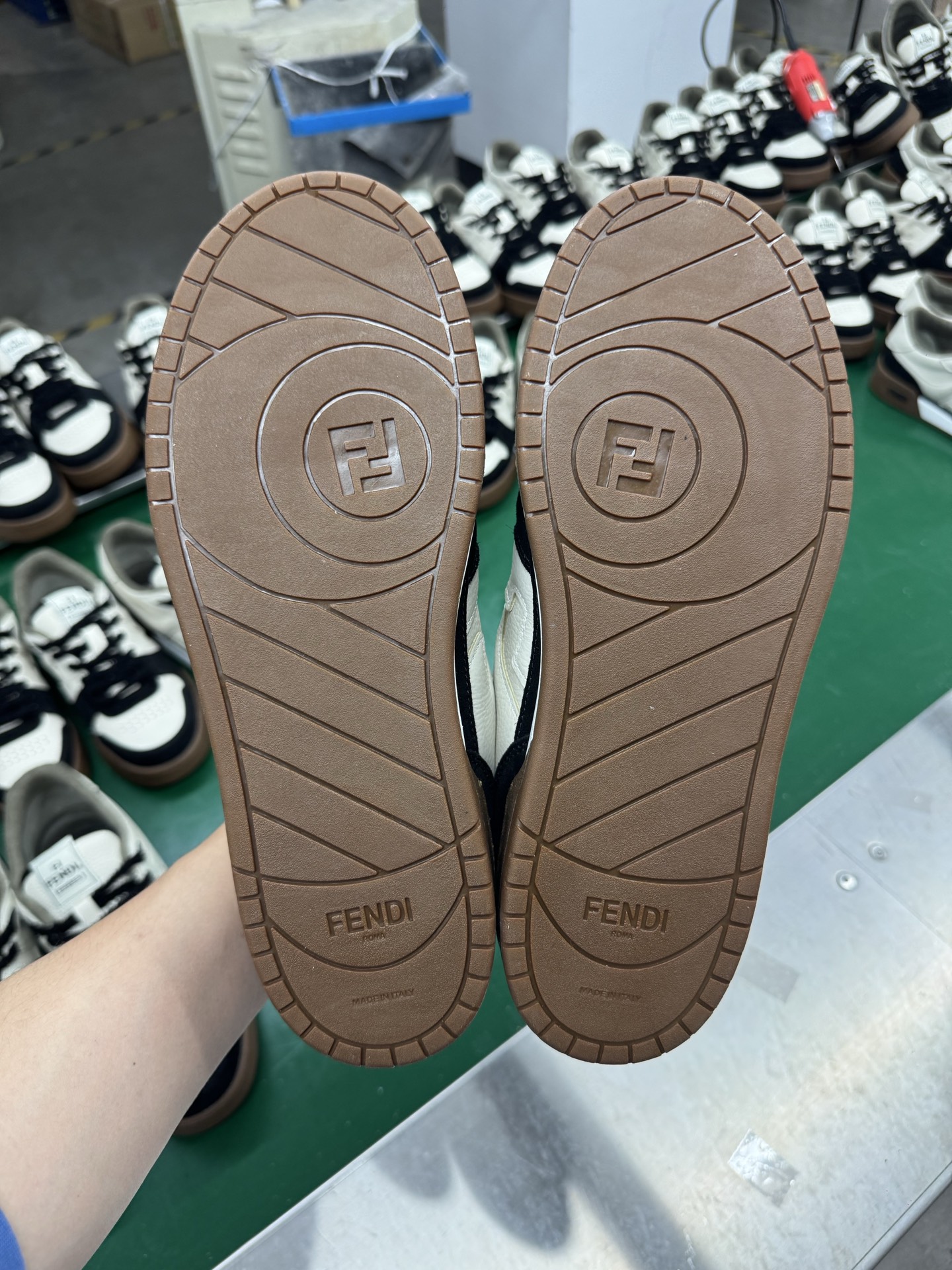 ＃LJ渠道版 FENDI Match sneaters 芬迪皮革低帮时尚运动板鞋 独家零售特供 全身20
