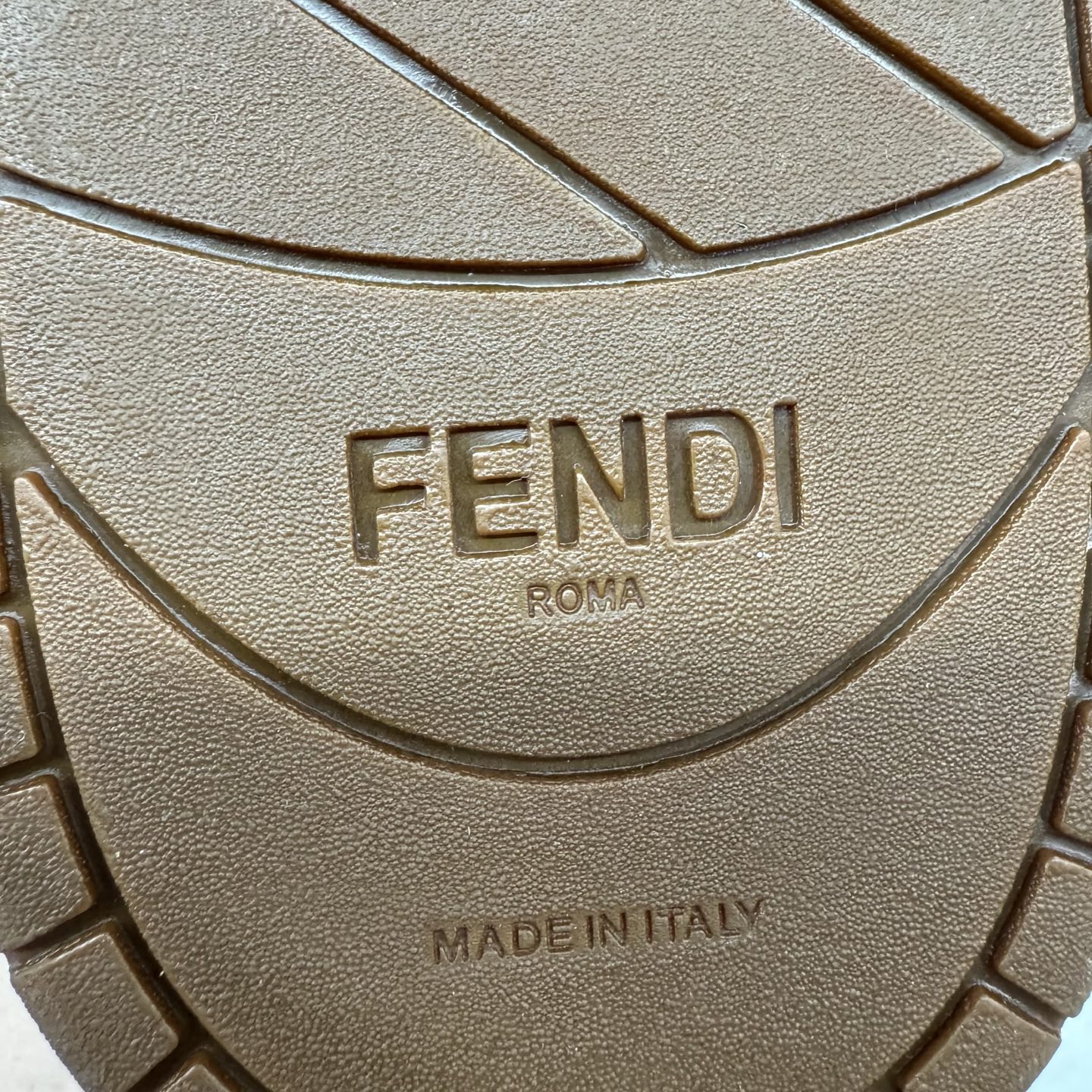＃LJ渠道版 FENDI Match sneaters 芬迪皮革低帮时尚运动板鞋 独家零售特供 全身20