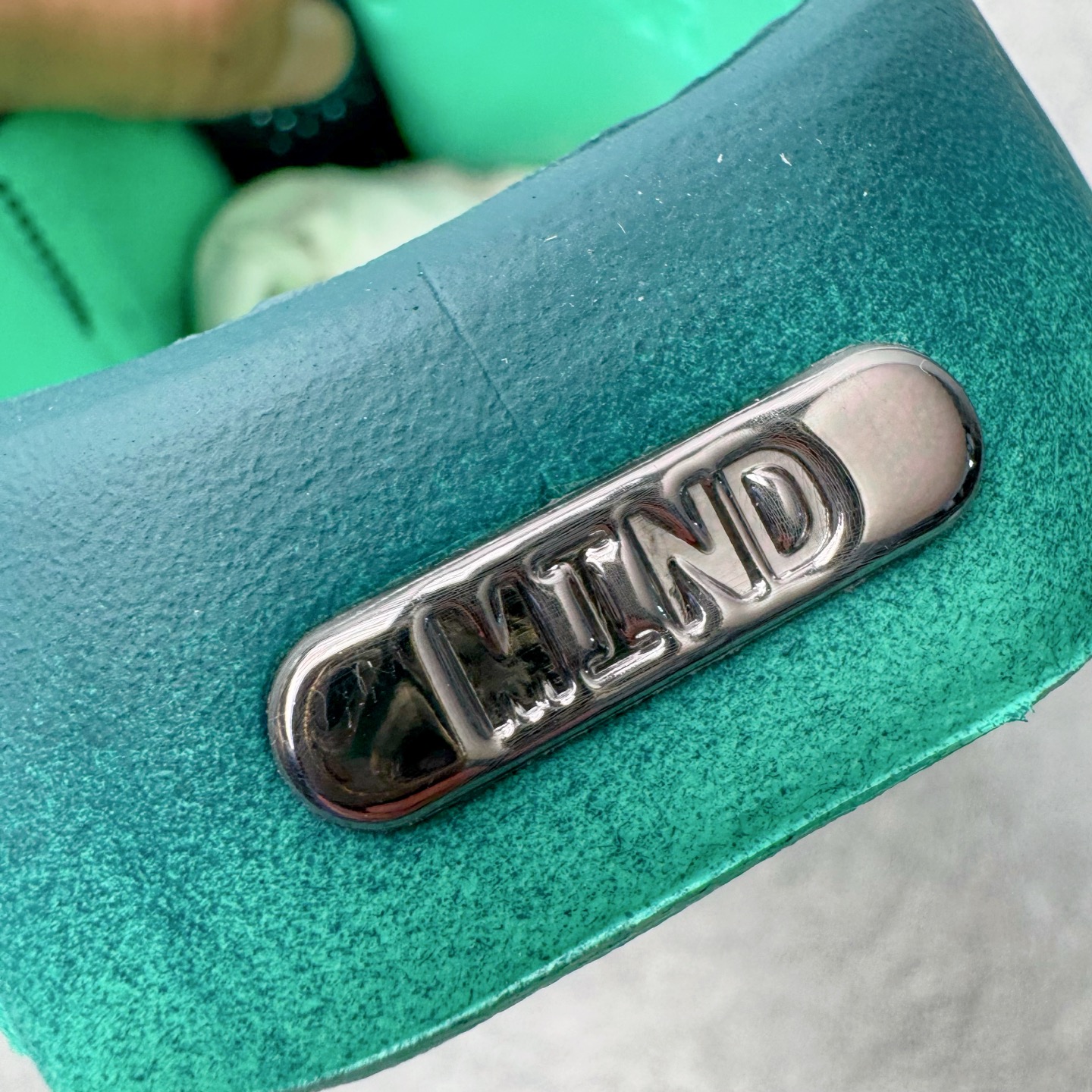 ＃GD莞产 NK Mind 001 舒适贴合科技风无特殊功能包头按摩拖鞋 晶洞蓝绿 HQ4307-301