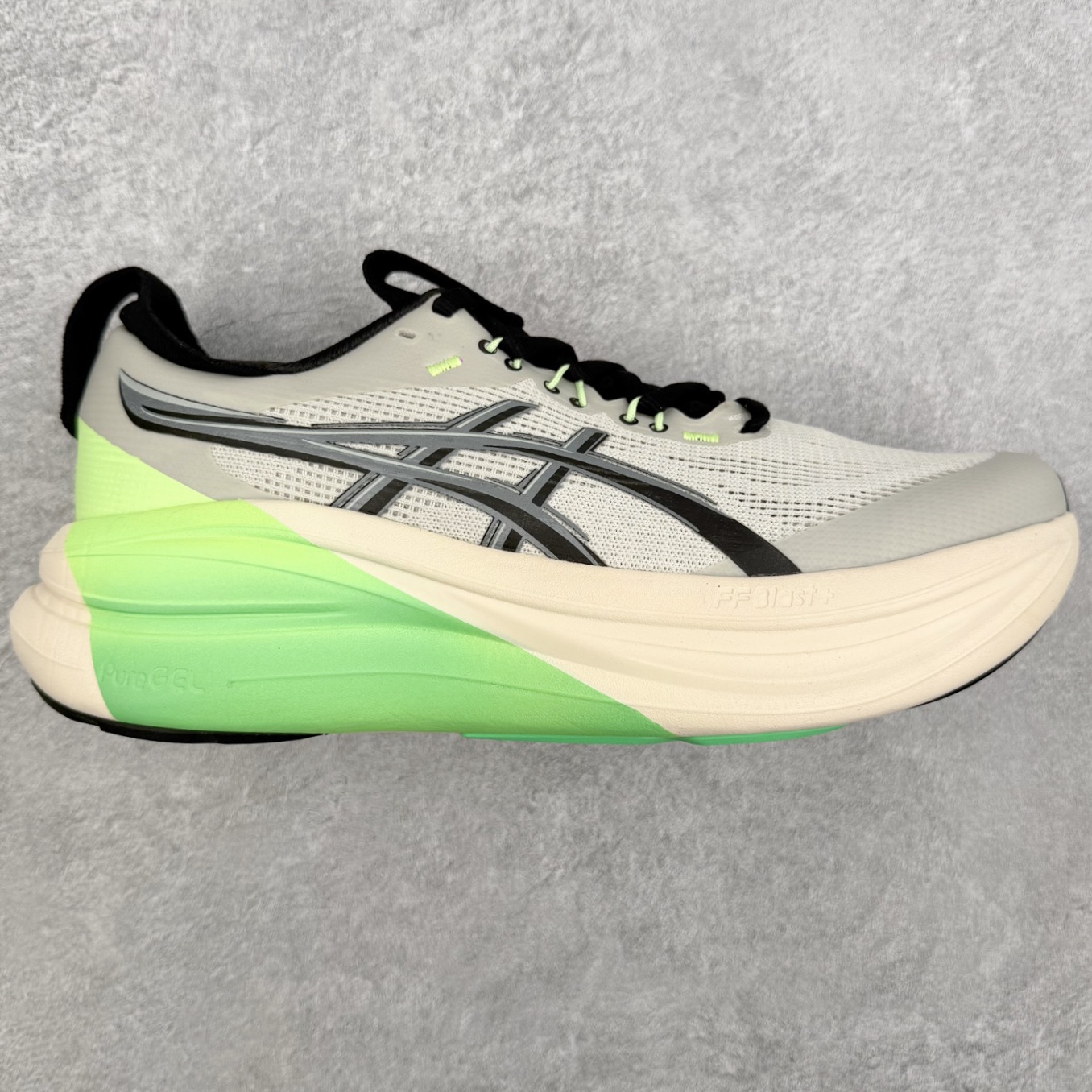 Asics GEL-Nimbus 28 亚瑟士缓震跑鞋 近年复古风潮的势头很旺 ASICS一直坚信保持身体的健康与活力是打造健康快乐的生活方式的最佳途径 ASICS为复古鞋型注入新设计 为玩家的街头穿搭提供了更多可能 GEL-NIMBUSTM9运动鞋最初是为中立和仰卧跑步者设计的长距离训练器 采用原始材料和关键细节重新设计 其Y2K时代的工业外观也被大胆的对比和色块所抵消 尺码：36 36.5 37.5 38 38.5 39 40 40.5 41.5 42 42.5 43.5 44 44.5 45-选品中心