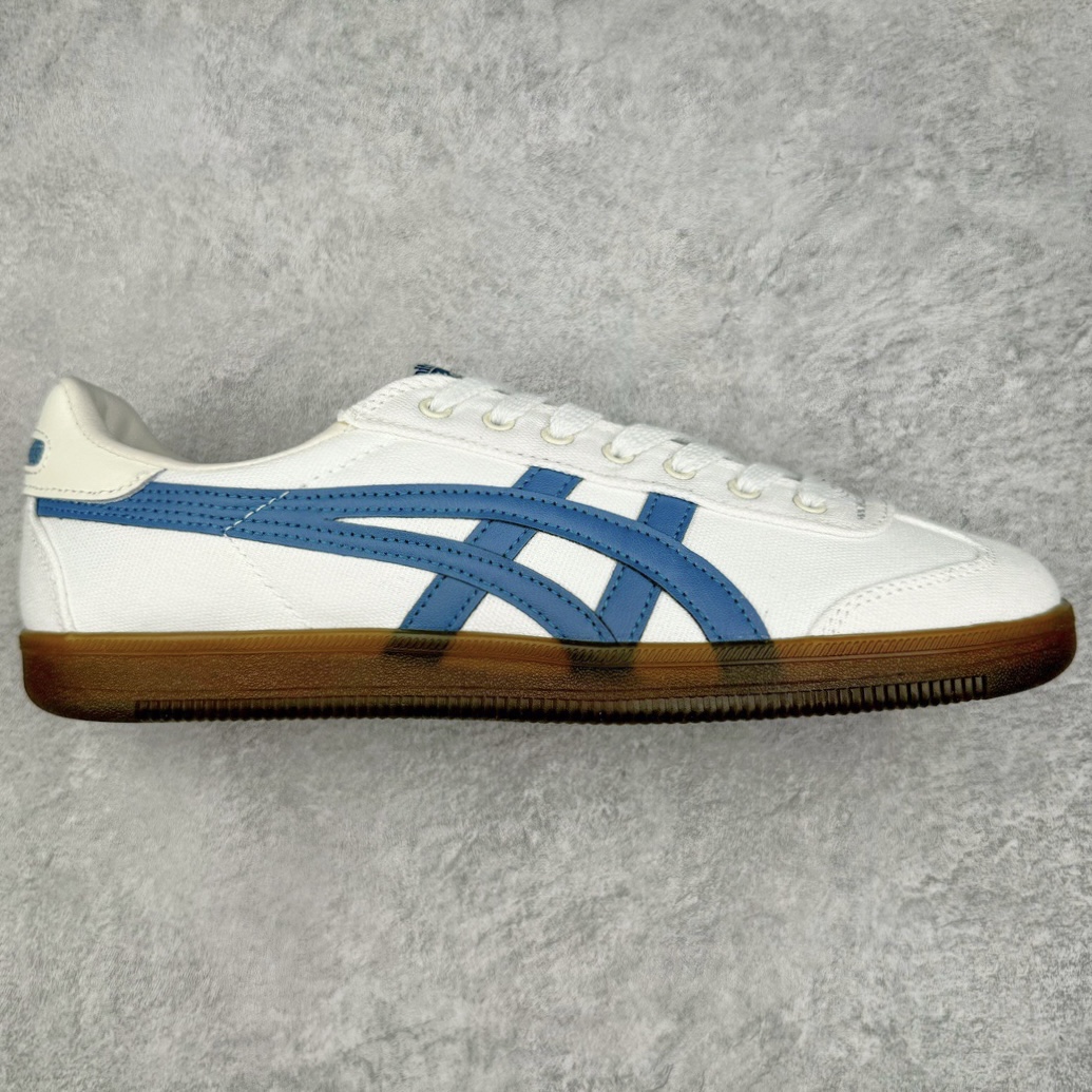 Asics Onitsuka Tige Tokuten 亚瑟士鬼冢虎男女士复古跑鞋街拍潮鞋低帮板鞋经典款中性复古运动鞋 轻盈舒适 时尚与复古与一体 轻盈的款式 适合夏天~简单的设定配合修长的线条 全鞋身均以麖皮打造 散发着日本新一代的潮流品味 无论配衬任何造型都能胜任 Tokuten 精神来自80年代的室内用鞋 T-TOE前足补强设计 环状中底底部结构 橡胶大底元素 防滑耐磨的同时保持着鞋子的轻盈 并提供良好牵引力 脚感柔软舒适 长时间行走也不会觉得脚部不适 经典复刻款 休闲百搭 中性款男女都可穿 尺码：36 37 37.5 38 39 40.5 41.5 42 42.5 43.5 44 45-选品中心