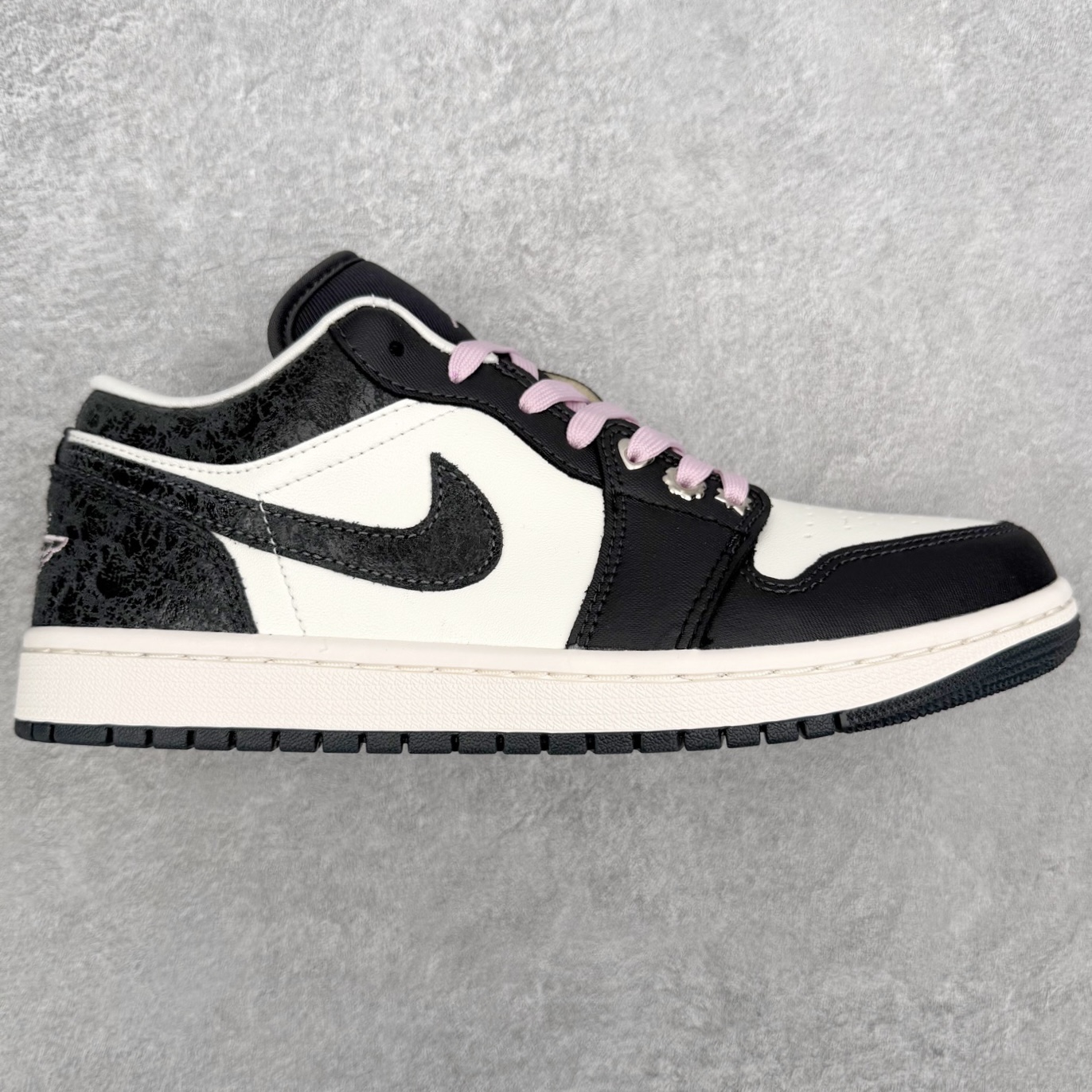 Air Jordan AJ1 Low 低帮 黑粉 II0595-001 终端优势供应 市面中低帮最具代表