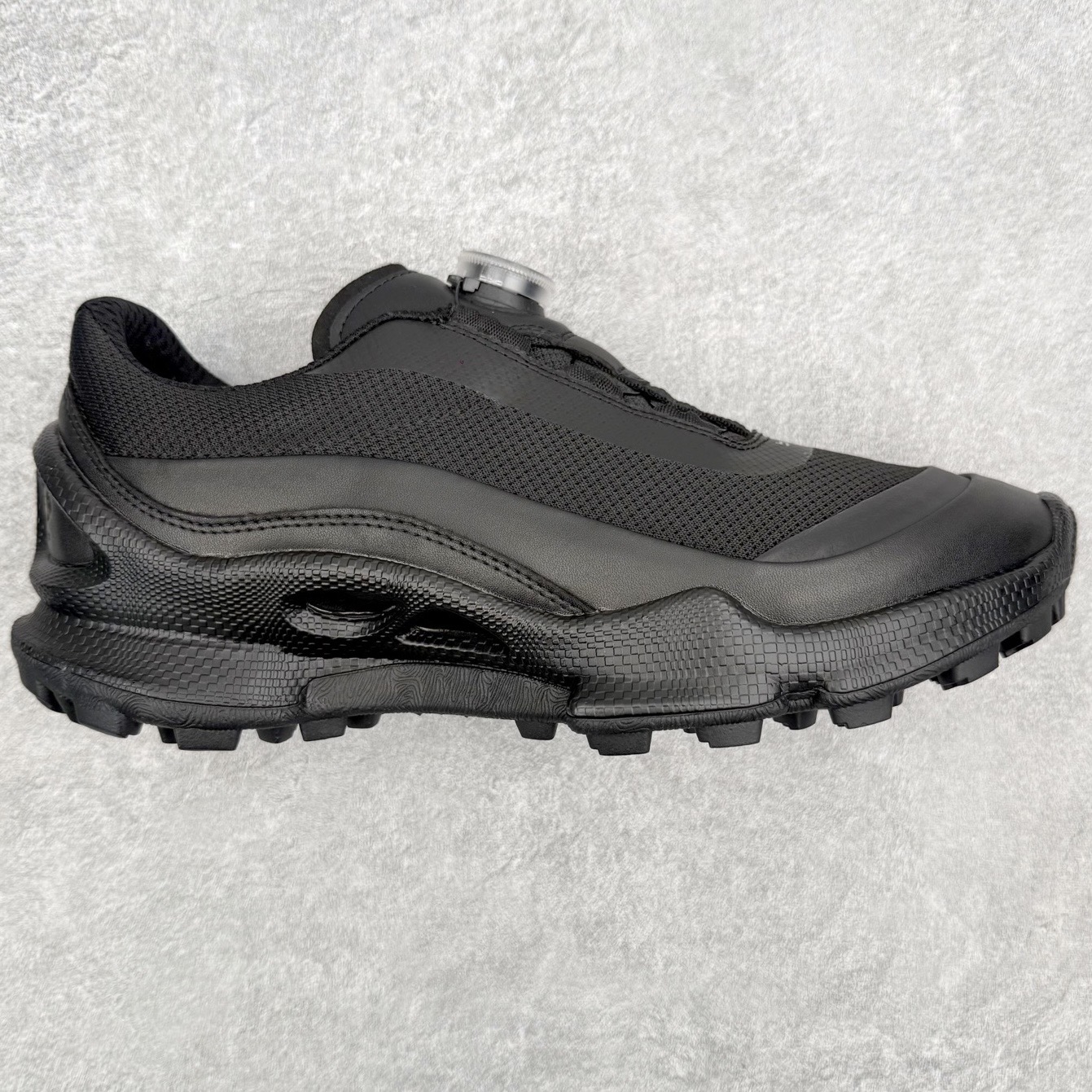 ECCo爱步 Biom C Trail 时尚简约牛皮减震耐磨低帮休闲跑步鞋 ECCO以三大核心特征为依托