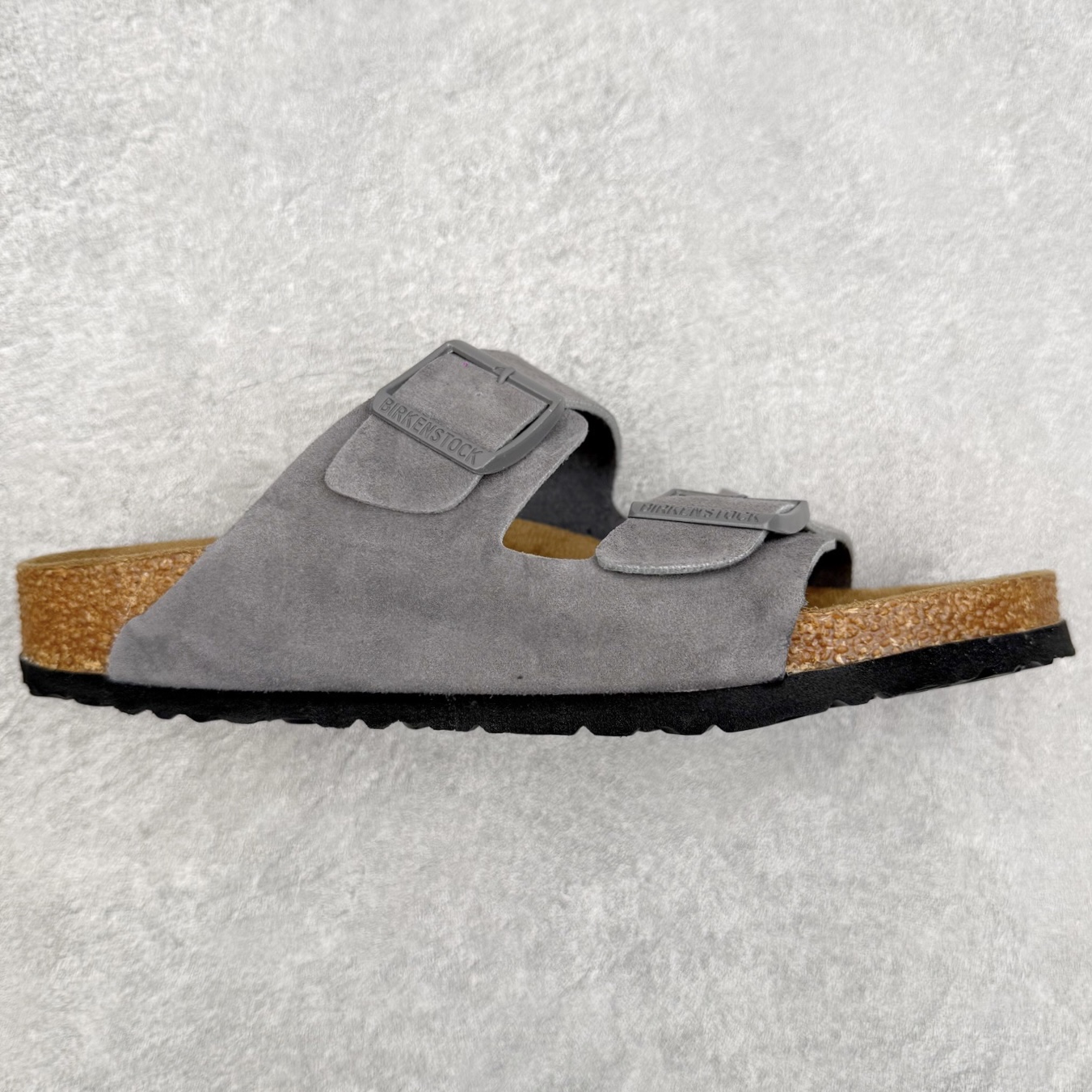 ＃福利特价‼️Birkenstock Arizona 系列勃肯皮革绒面双扣时尚凉拖鞋 牛皮绒面革质地柔软