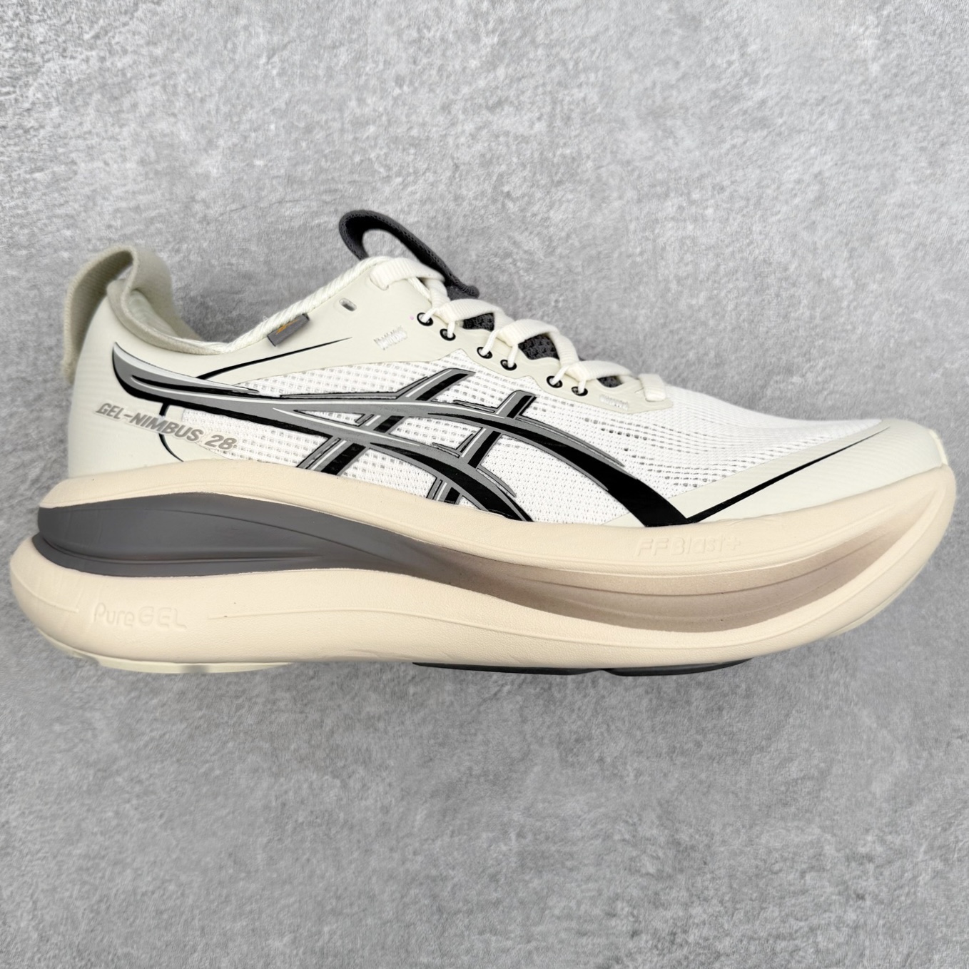 Asics GEL-Nimbus 28 亚瑟士缓震跑鞋 近年复古风潮的势头很旺 ASICS一直坚信保持身