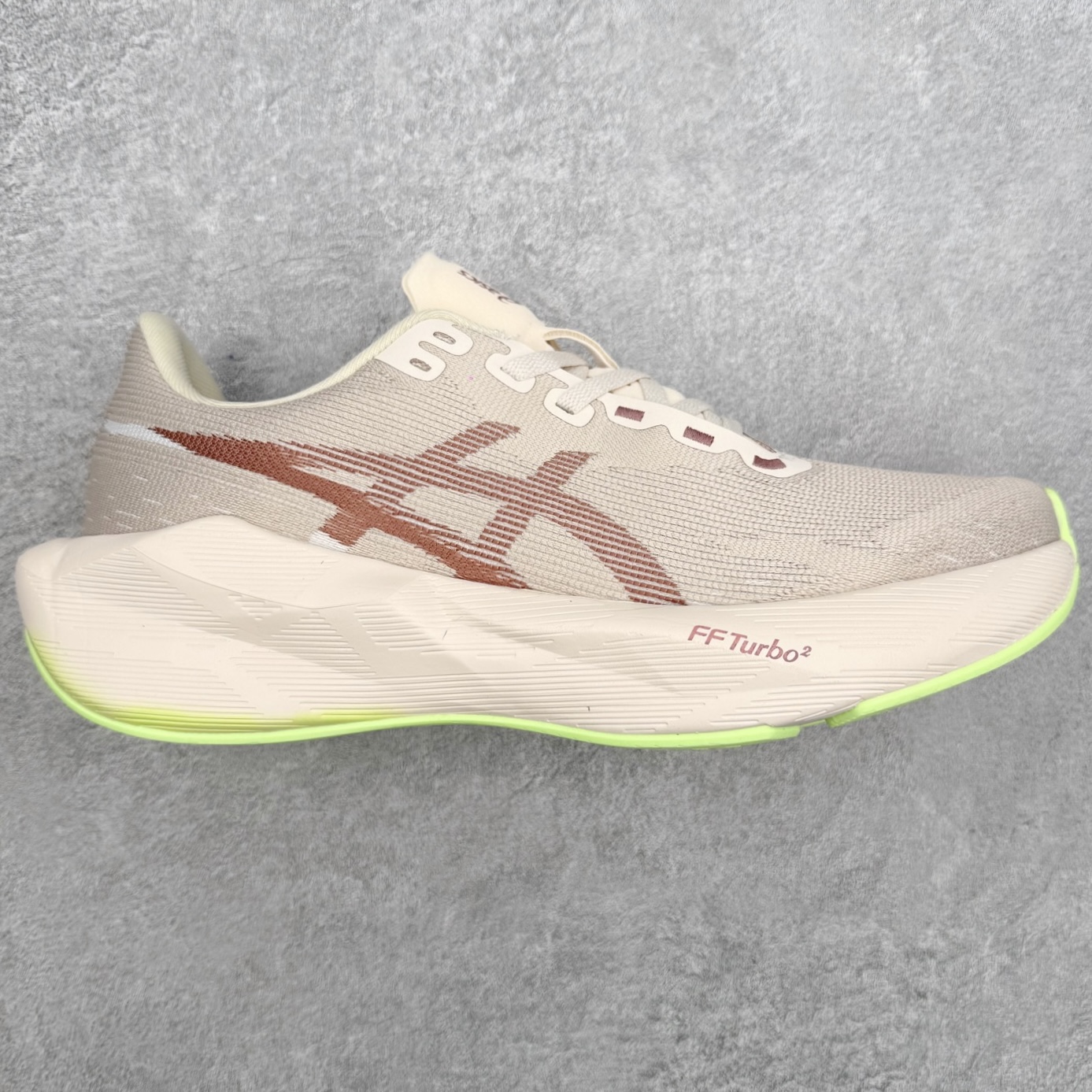 ASICS NOVABLAST 6 舒适百搭低帮马拉松训练竞速跑步鞋 ASICS（亚瑟士）是日本实业家鬼