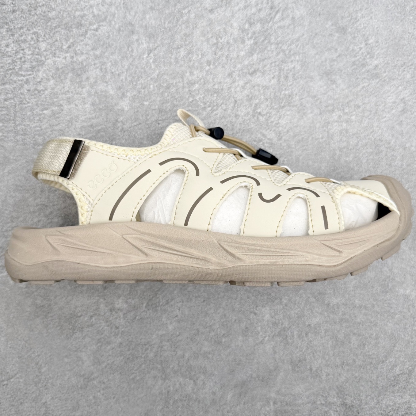 ecco爱步 BIOM LITE W 25秋舒适百搭时尚气质低帮生活休闲鞋凉鞋 ECCO以三大核心特征为