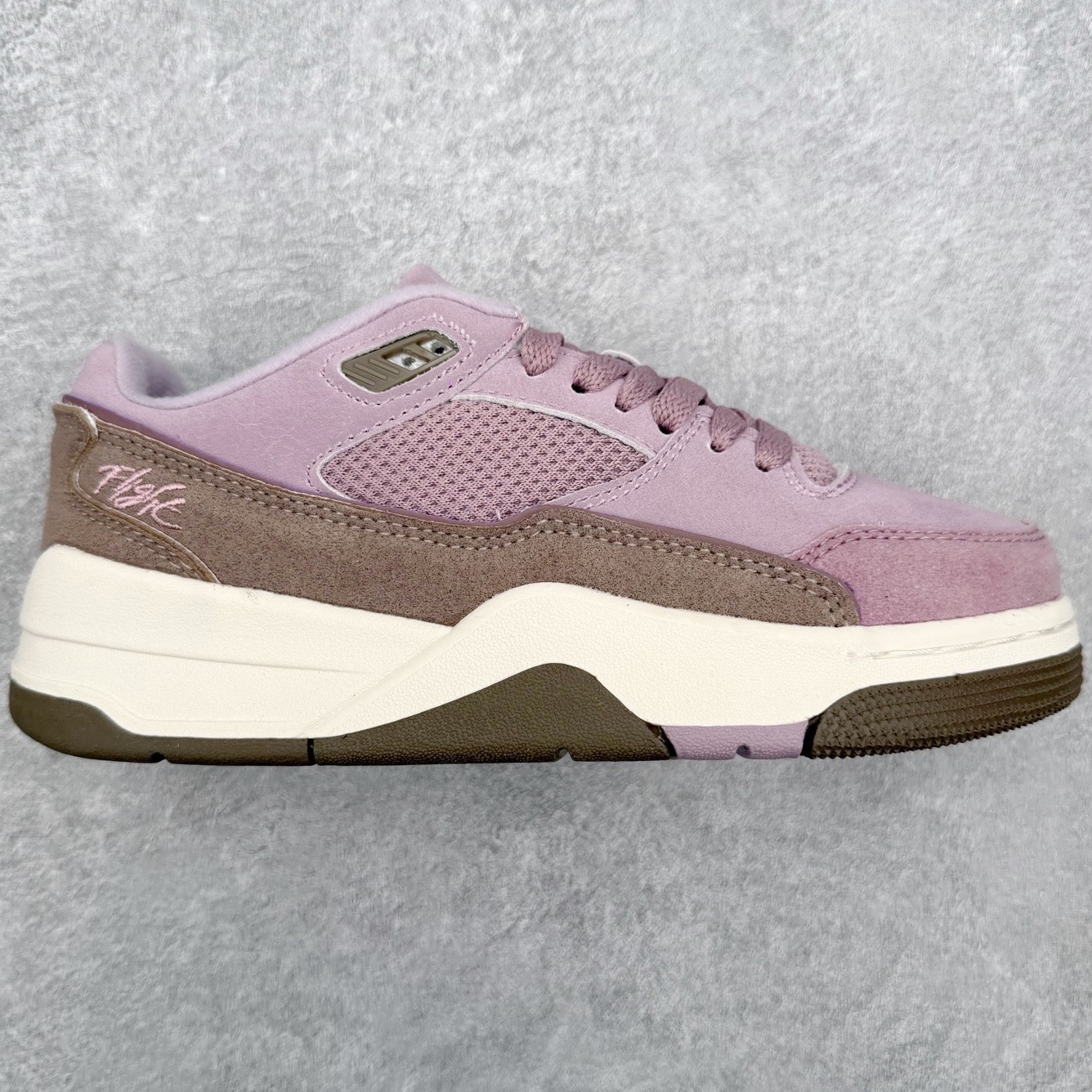 ＃福利特价‼️Air Jordan AJ Flight Court 乔丹低帮复古篮球鞋 设计简约又不失复