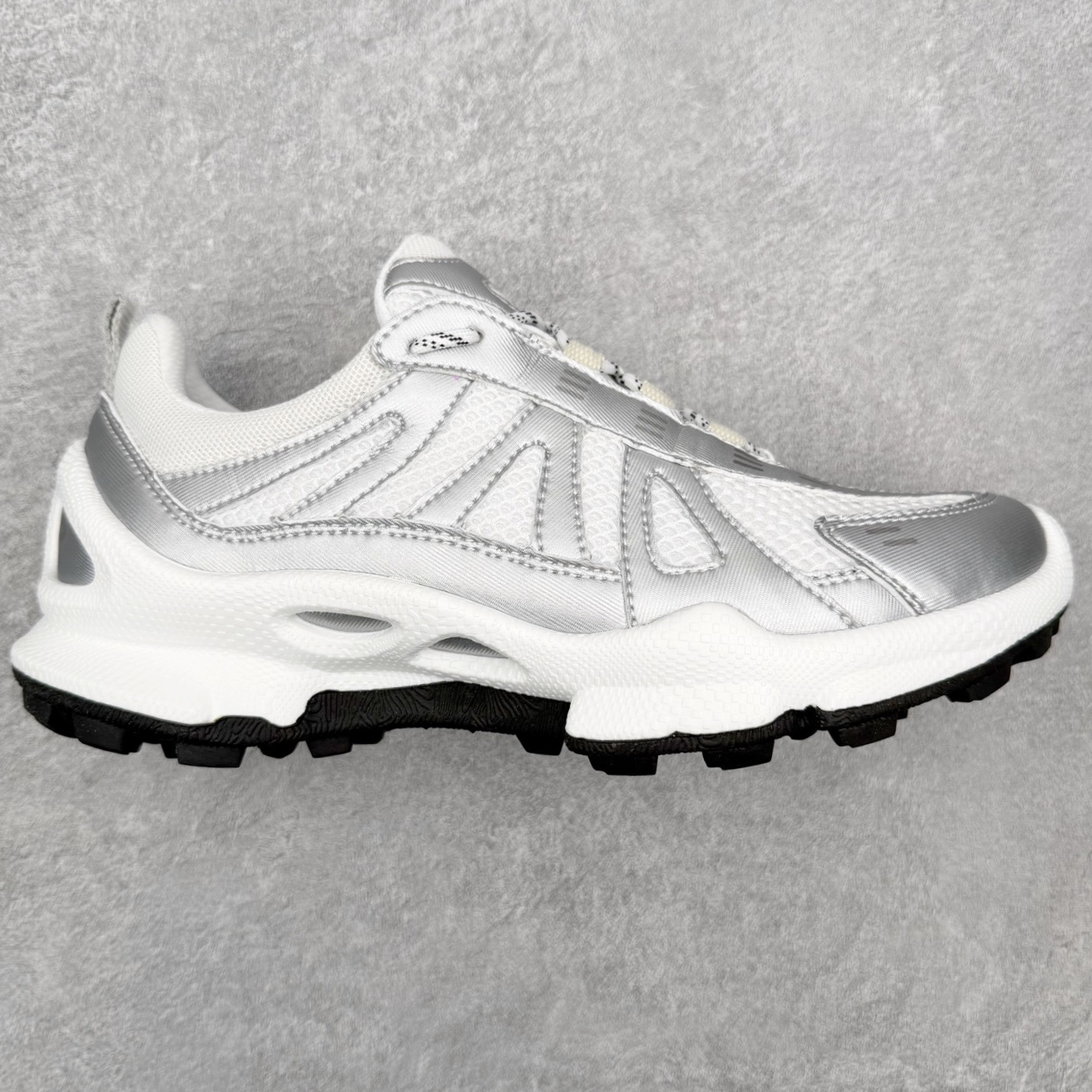 ECCo爱步 Biom C Trail 时尚简约牛皮减震耐磨低帮休闲跑步鞋 ECCO以三大核心特征为依托