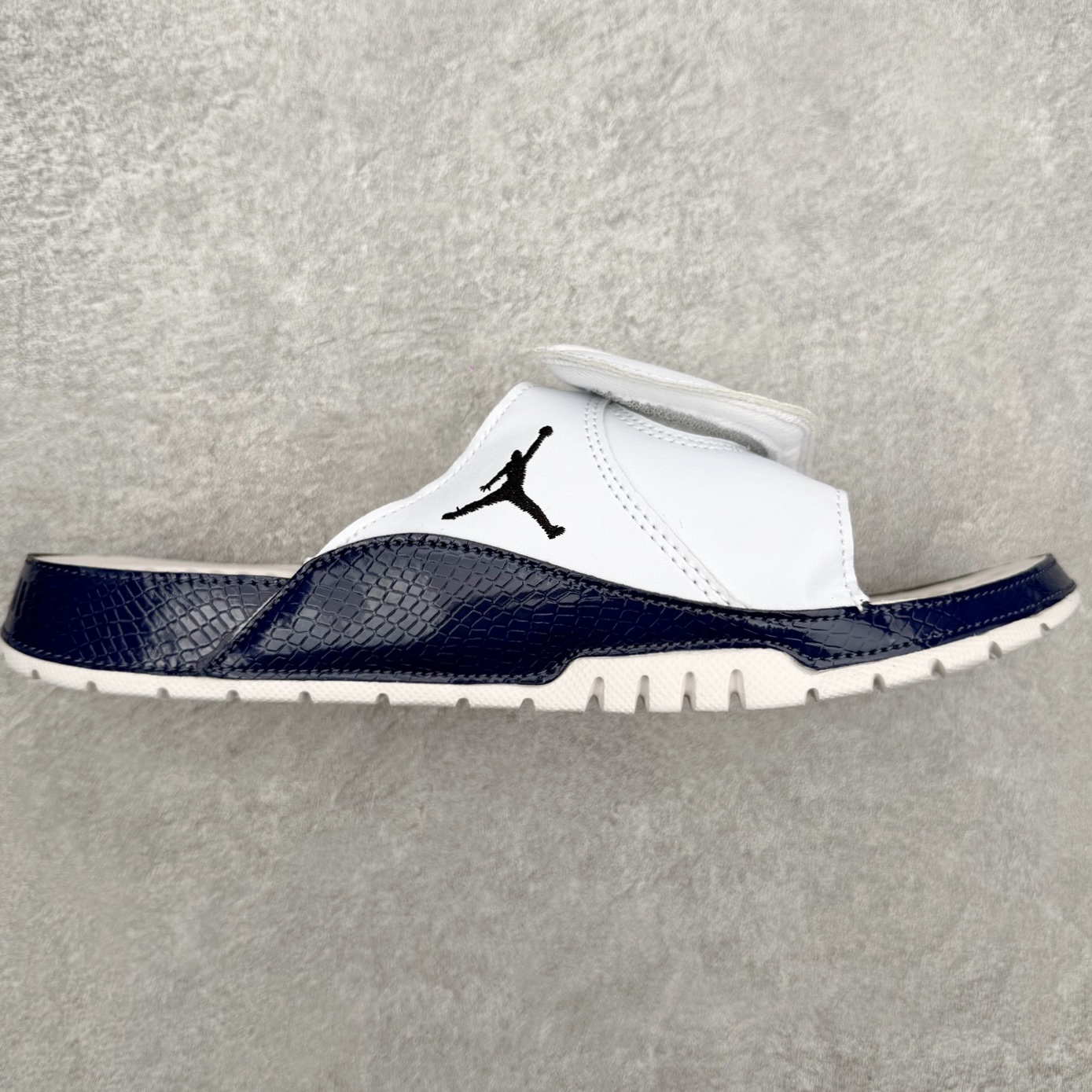 ＃原装级别 Air Jordan AJ11 Hydro Retro Slides 飞人运动拖鞋 经典的配