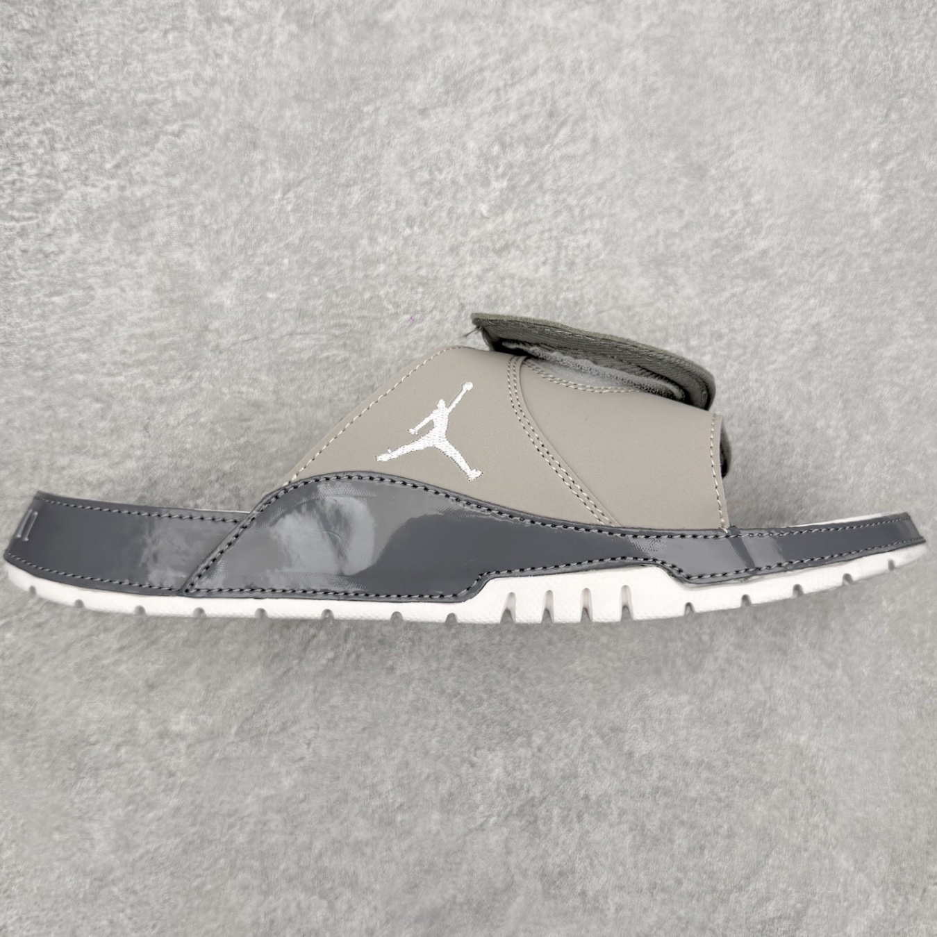 ＃原装级别 Air Jordan AJ11 Hydro Retro Slides 飞人运动拖鞋 经典的配