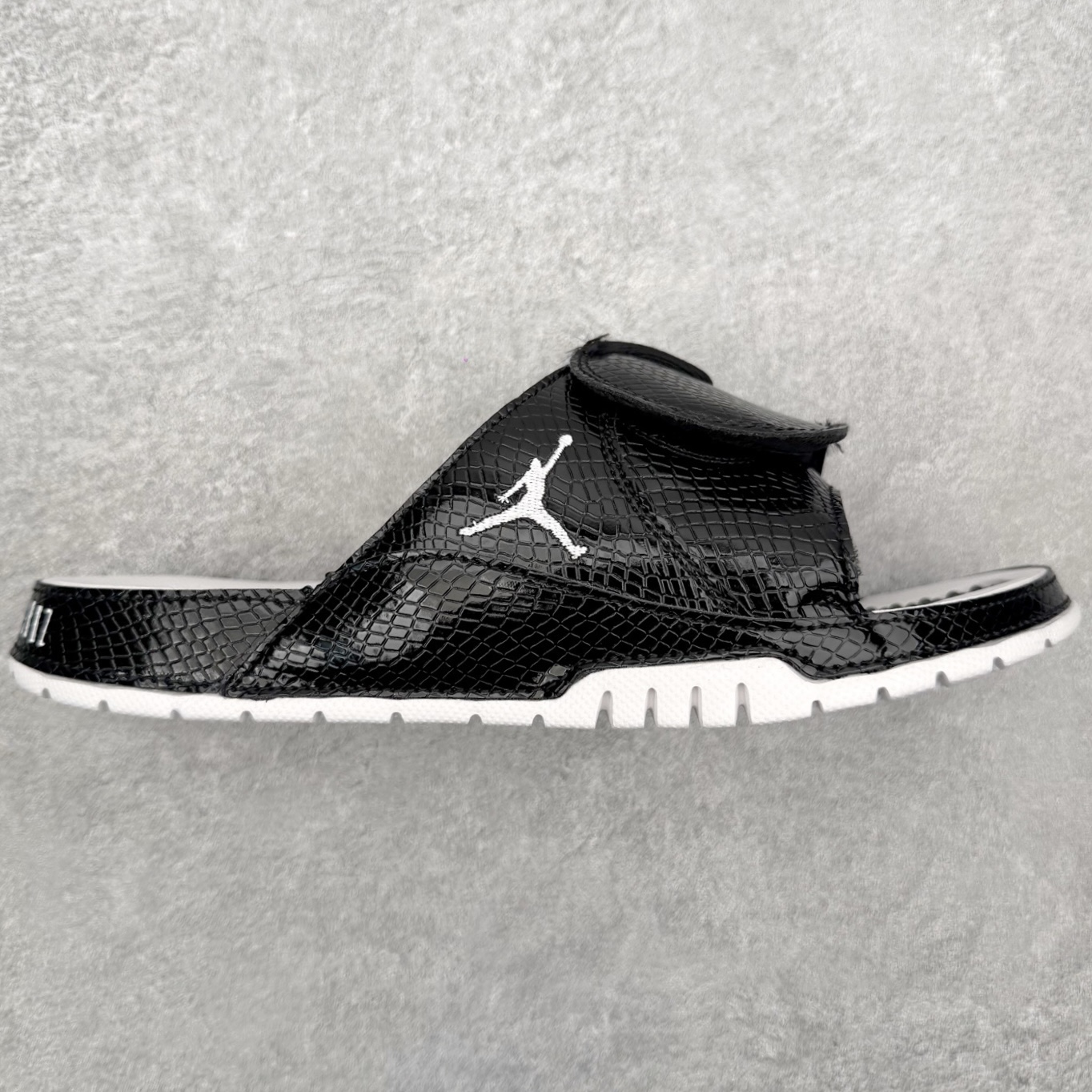 ＃原装级别 Air Jordan AJ11 Hydro Retro Slides 飞人运动拖鞋 经典的配