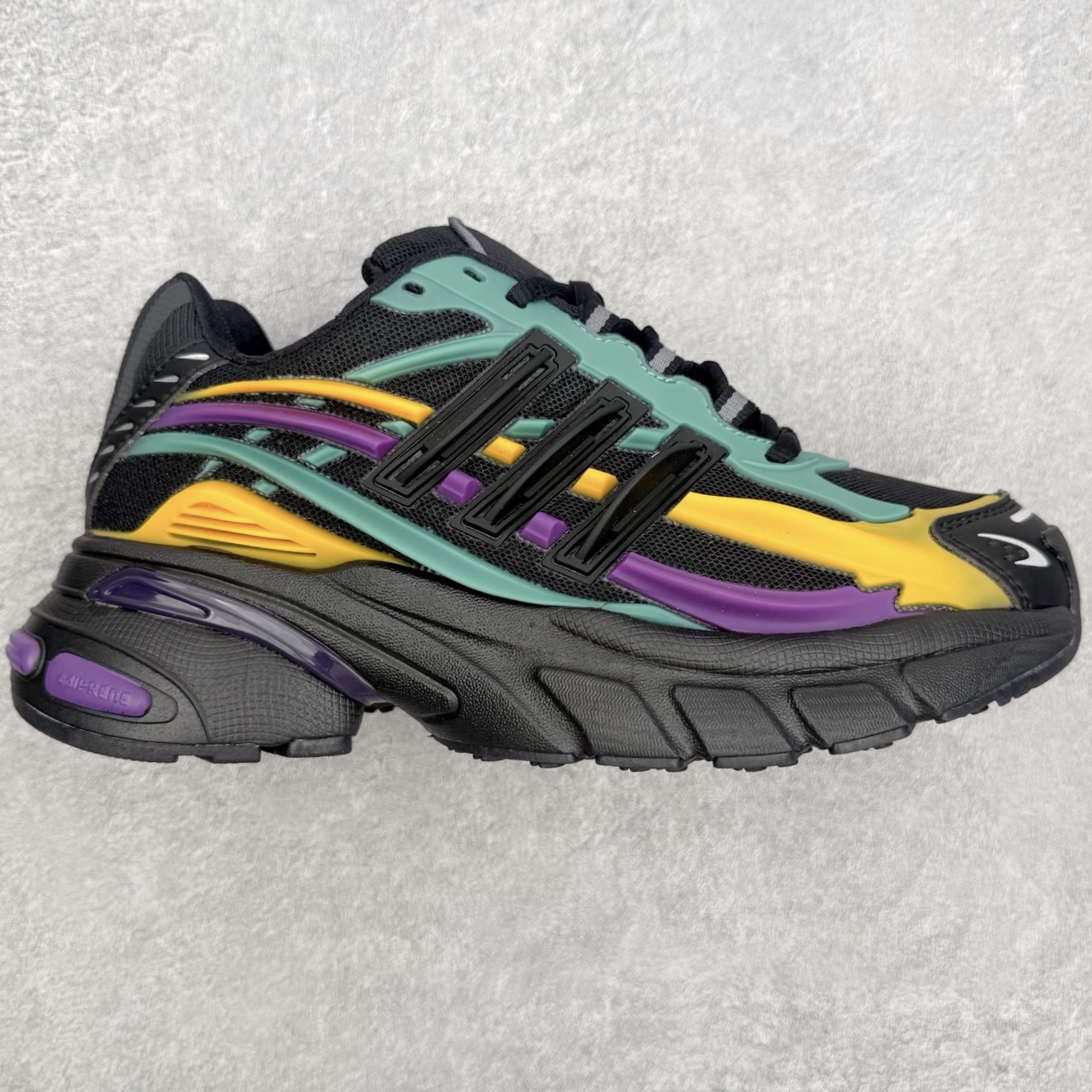 Pharrell x adidas Adistar Jellyfish 低帮水母复古风老爹鞋 Adist