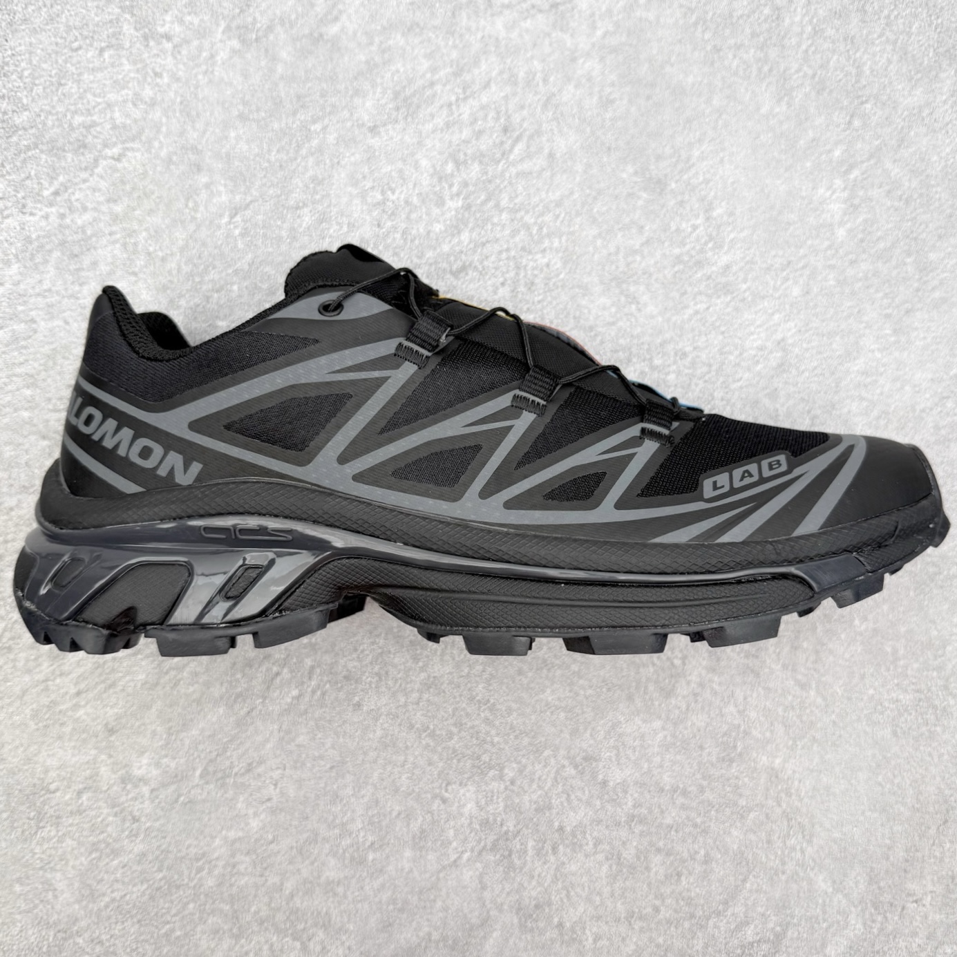 ＃纯原特价‼️Salomon 萨洛蒙 XT-6 复古机能户外跑鞋 这双XT-6 鞋面以锯齿状的包裹系统呈