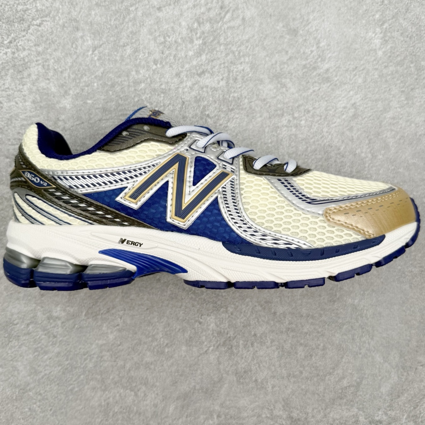 ＃福利特价‼️New Balance NB860 新百伦舒适美式复古织物皮革减震透气支撑低帮休闲跑步鞋 