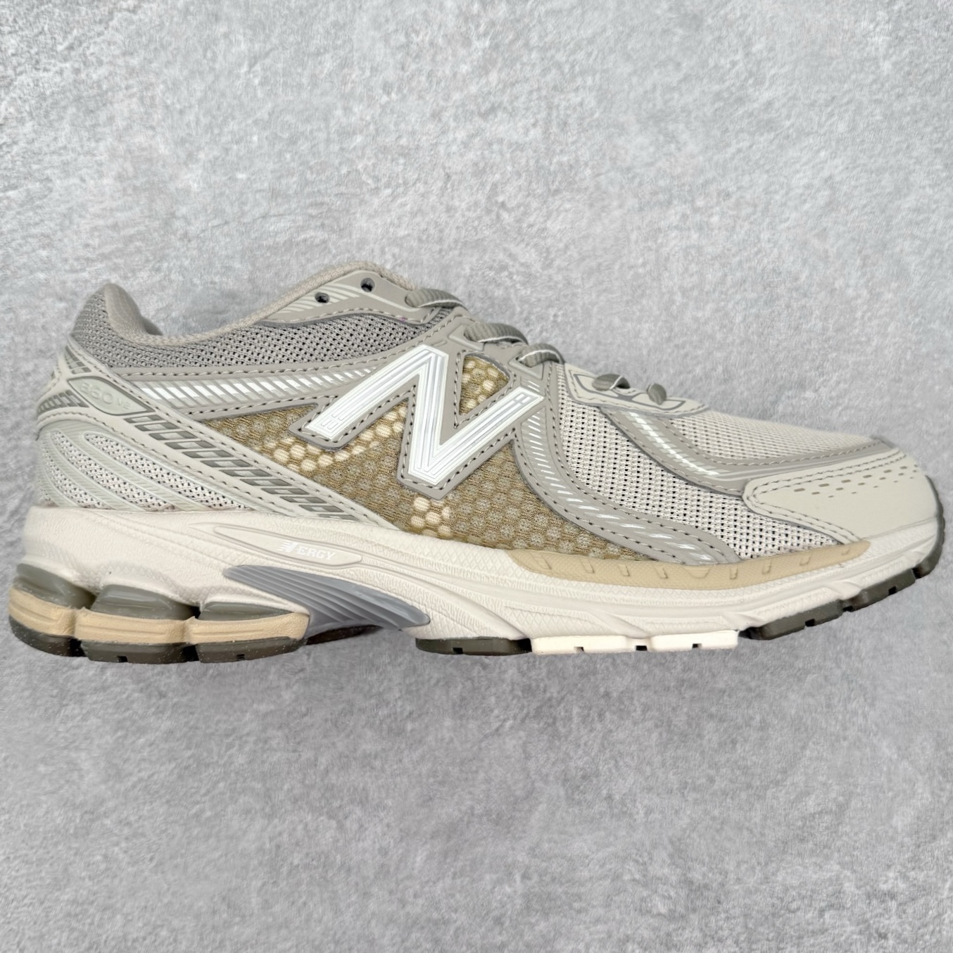 ＃福利特价‼️New Balance NB860 新百伦舒适美式复古织物皮革减震透气支撑低帮休闲跑步鞋 