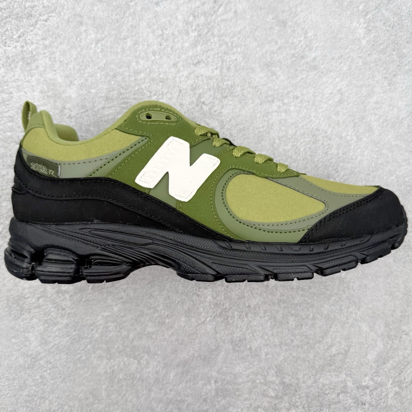 ＃纯原福利‼️New Balance NB2002系列 男女休闲慢跑鞋 必备的时髦单品之一 最新出的20