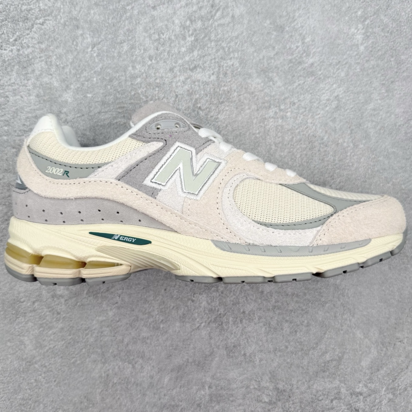 ＃纯原福利‼️New Balance NB2002系列 男女休闲慢跑鞋 必备的时髦单品之一 最新出的20