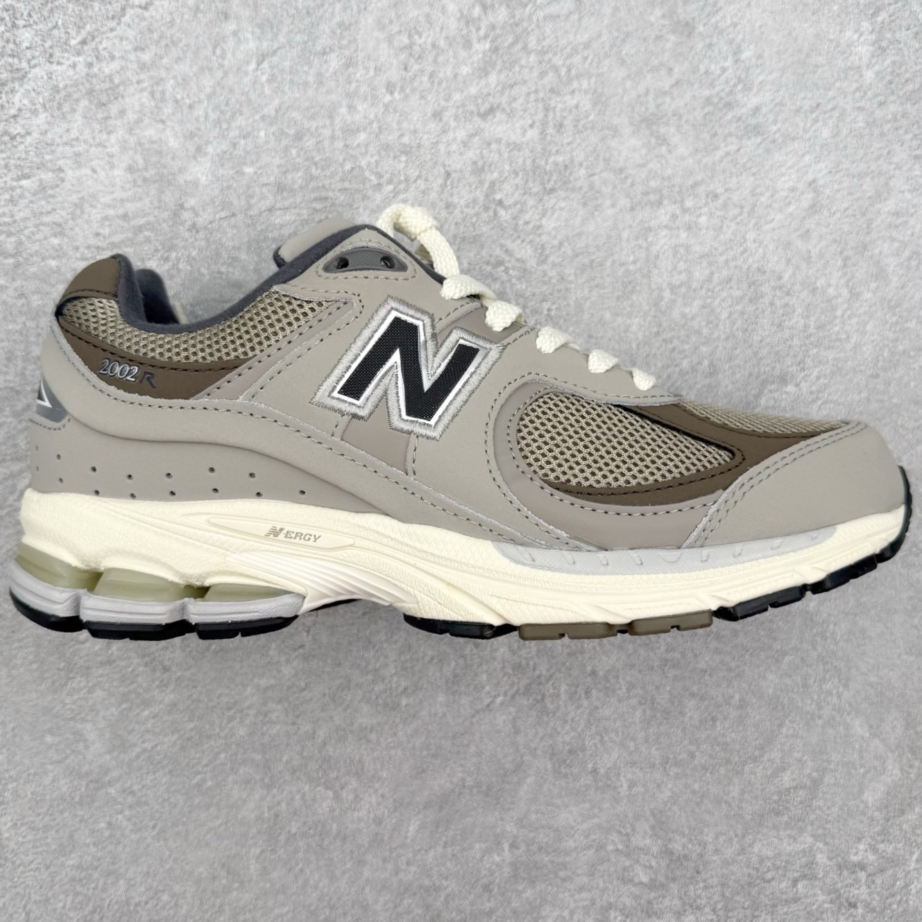 ＃纯原福利‼️New Balance NB2002系列 男女休闲慢跑鞋 必备的时髦单品之一 最新出的20