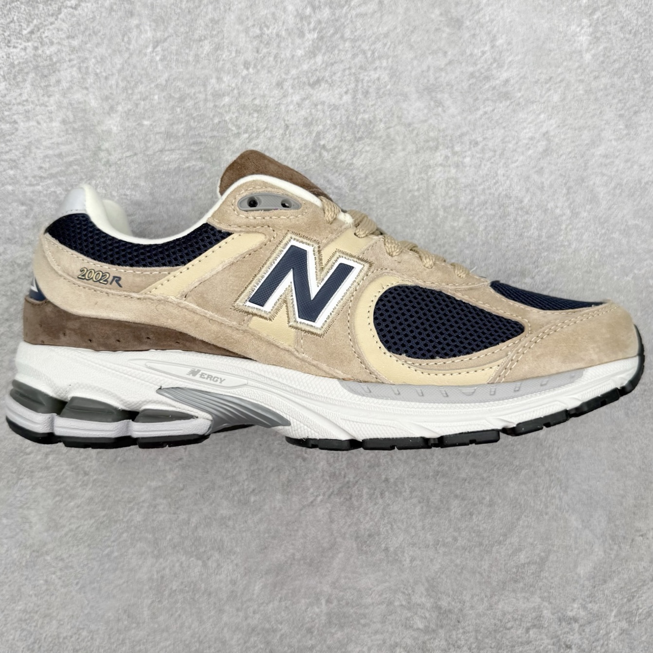 ＃纯原福利‼️New Balance NB2002系列 男女休闲慢跑鞋 必备的时髦单品之一 最新出的20