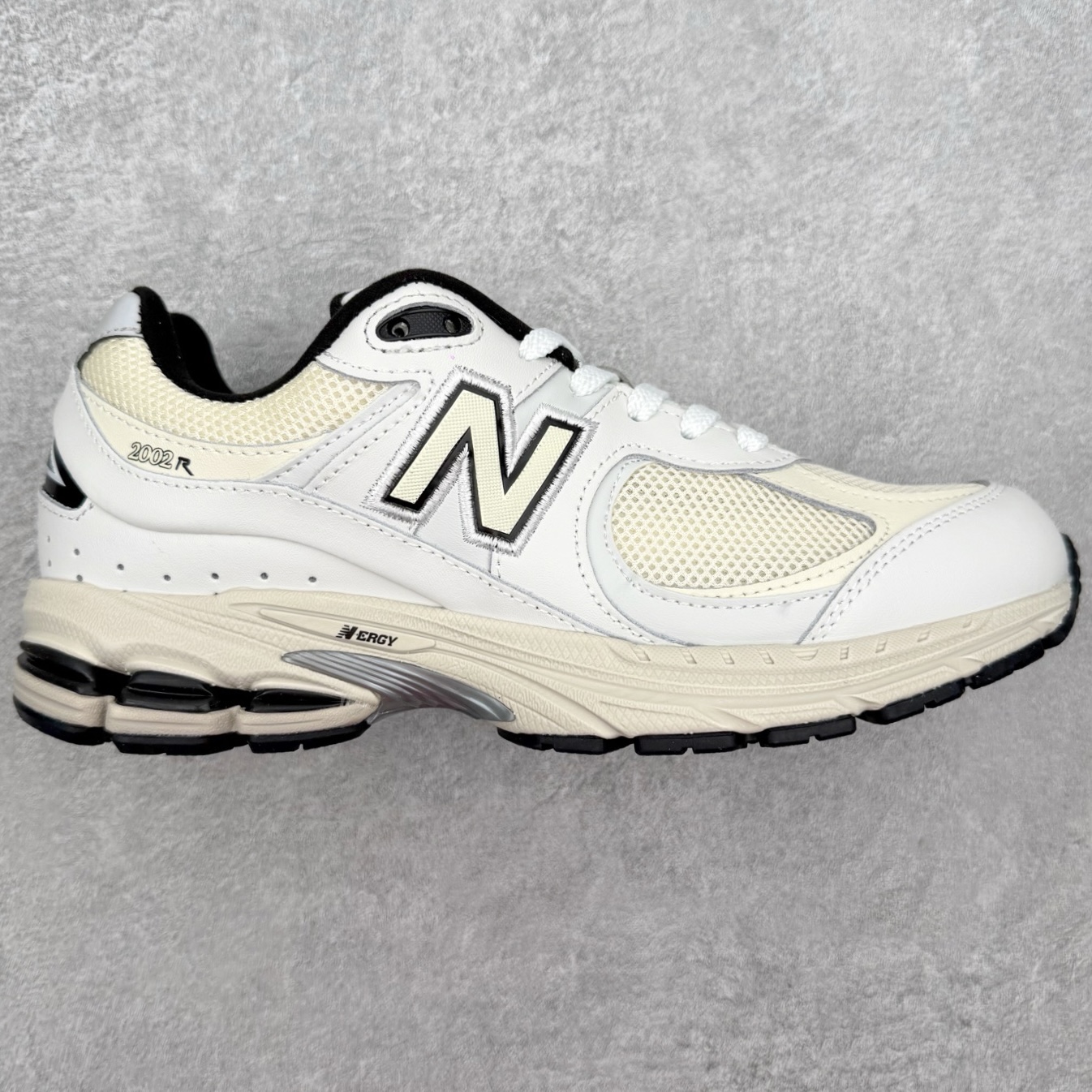 ＃纯原福利‼️New Balance NB2002系列 男女休闲慢跑鞋 必备的时髦单品之一 最新出的20