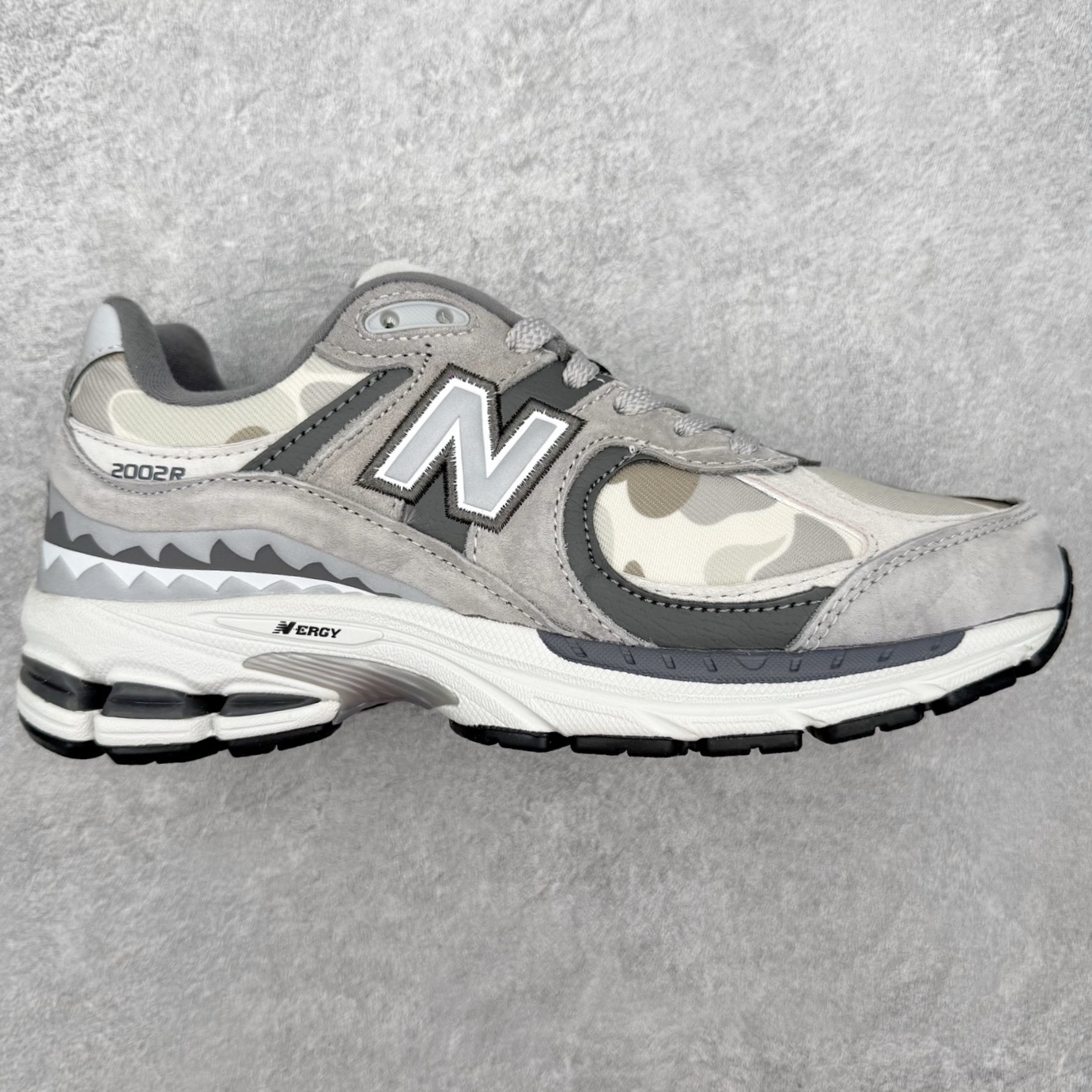 ＃纯原福利‼️New Balance NB2002系列 男女休闲慢跑鞋 必备的时髦单品之一 最新出的20