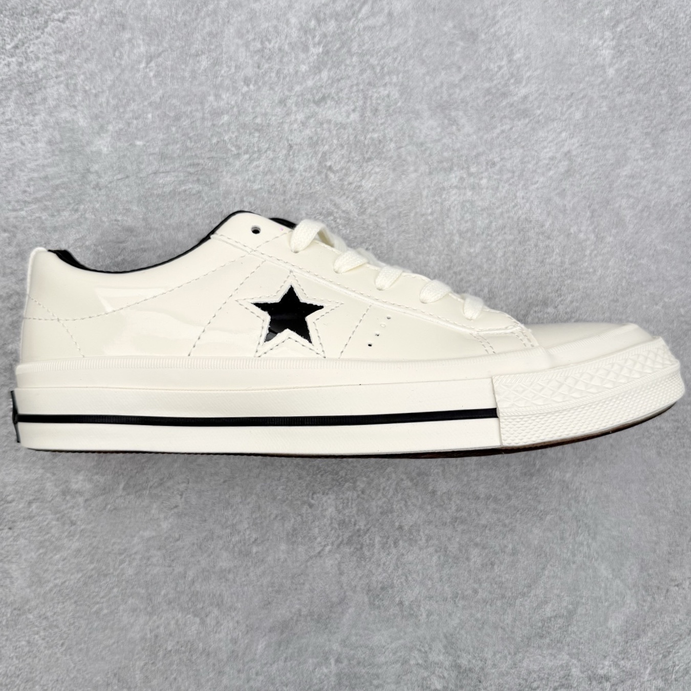 Converse ONE STAR Leather匡威木村一星皮质白黑拼接经典舒适低帮休闲硫化板鞋以经典
