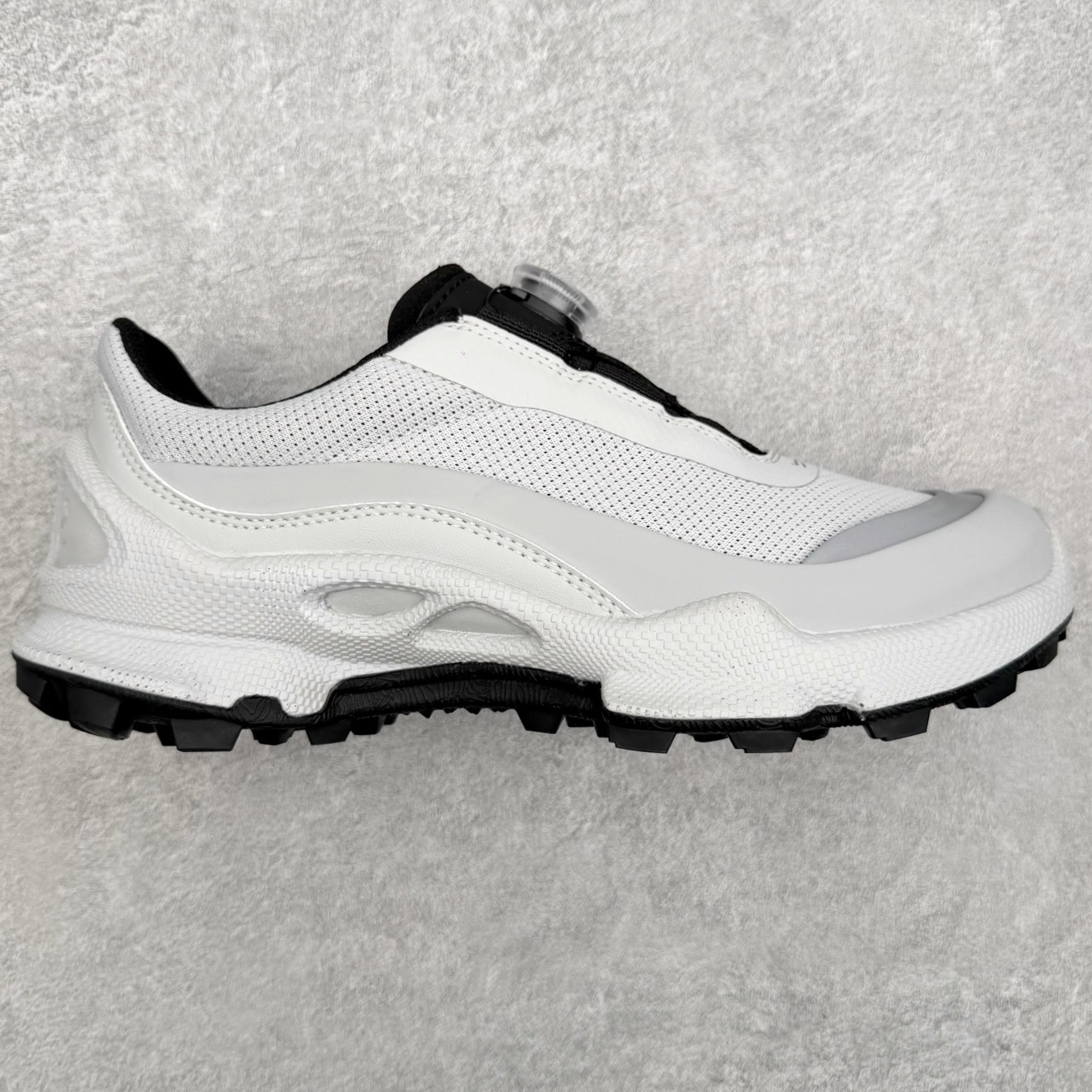 ECCo爱步 Biom C Trail 时尚简约牛皮减震耐磨低帮休闲跑步鞋 ECCO以三大核心特征为依托