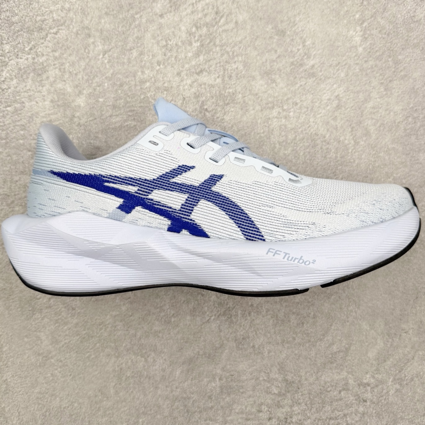ASICS NOVABLAST 6 舒适百搭低帮马拉松训练竞速跑步鞋 ASICS（亚瑟士）是日本实业家鬼