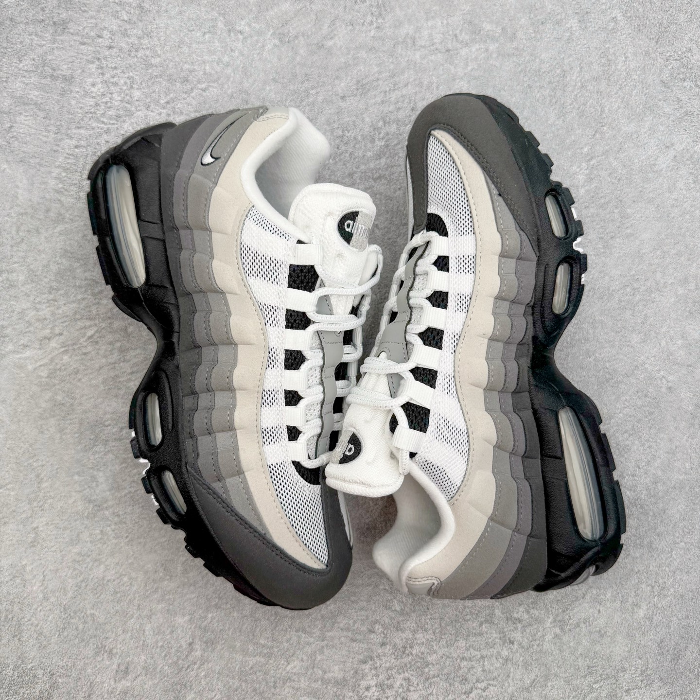 ＃KZ神版 NK Air Max 95 OG 舒适百搭耐磨低帮气垫休闲跑步鞋 黑灰白 HM4740-00