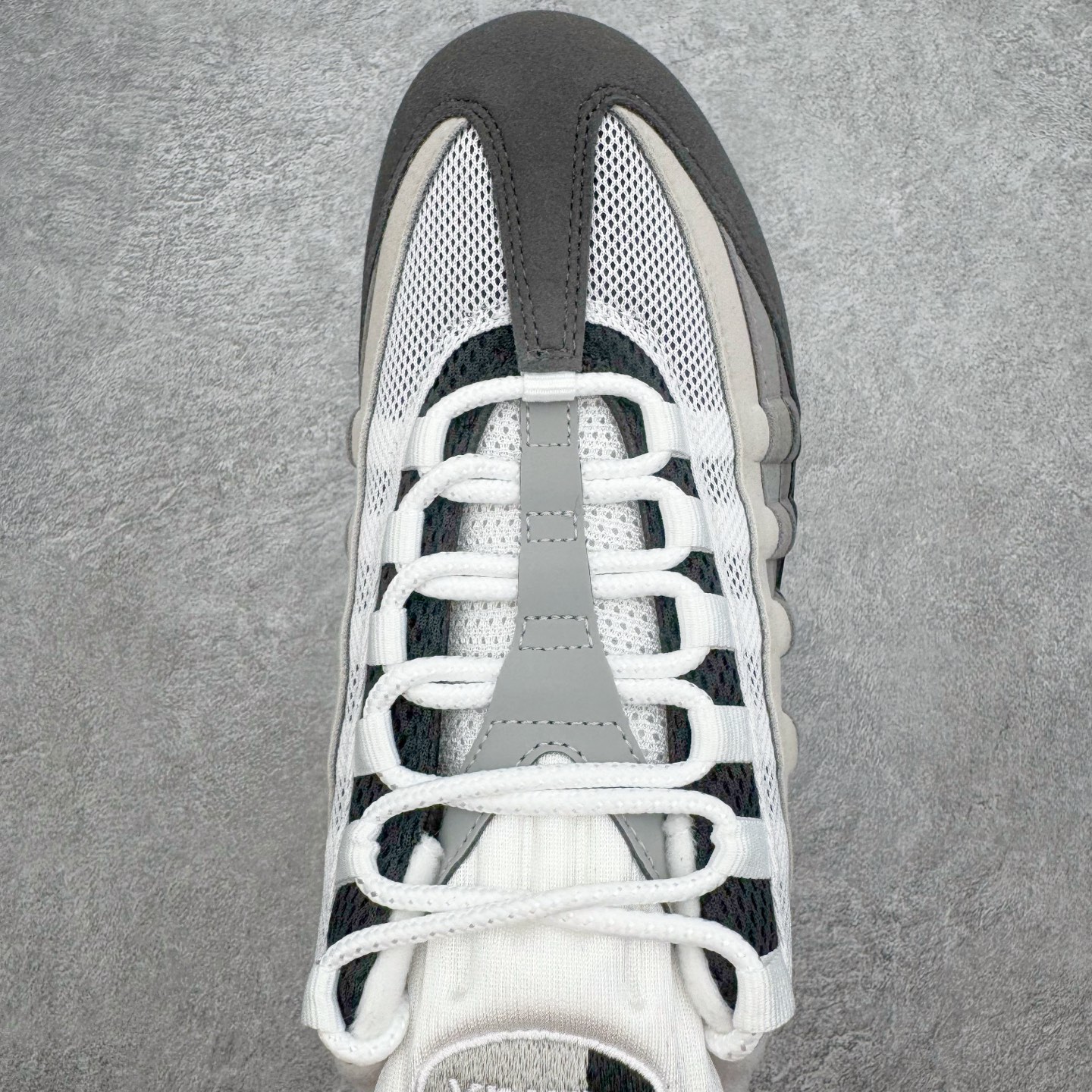＃KZ神版 NK Air Max 95 OG 舒适百搭耐磨低帮气垫休闲跑步鞋 黑灰白 HM4740-00