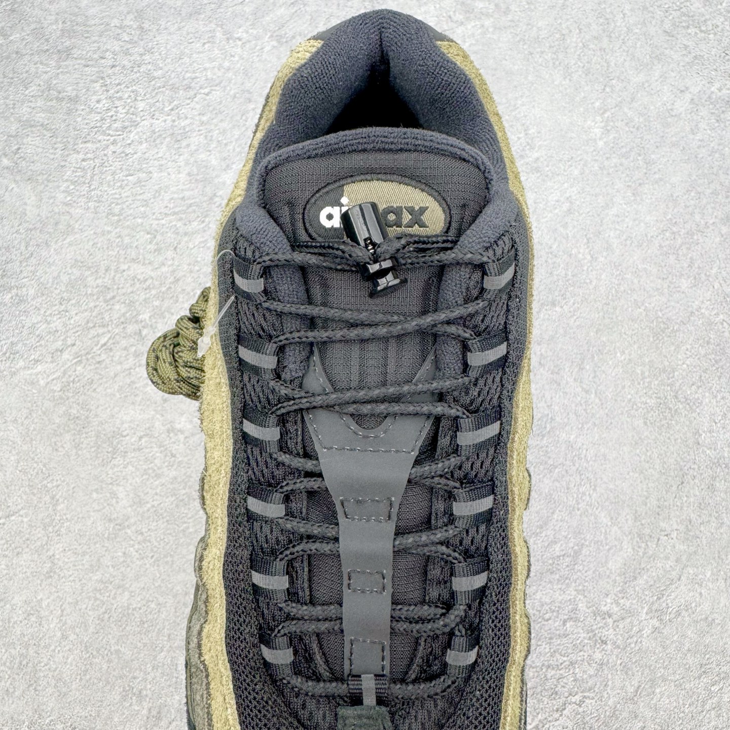 ＃KZ神版 UNDEFEATED x NK Air Max 95 SP 纽约限定 联名黑绿 IB4523